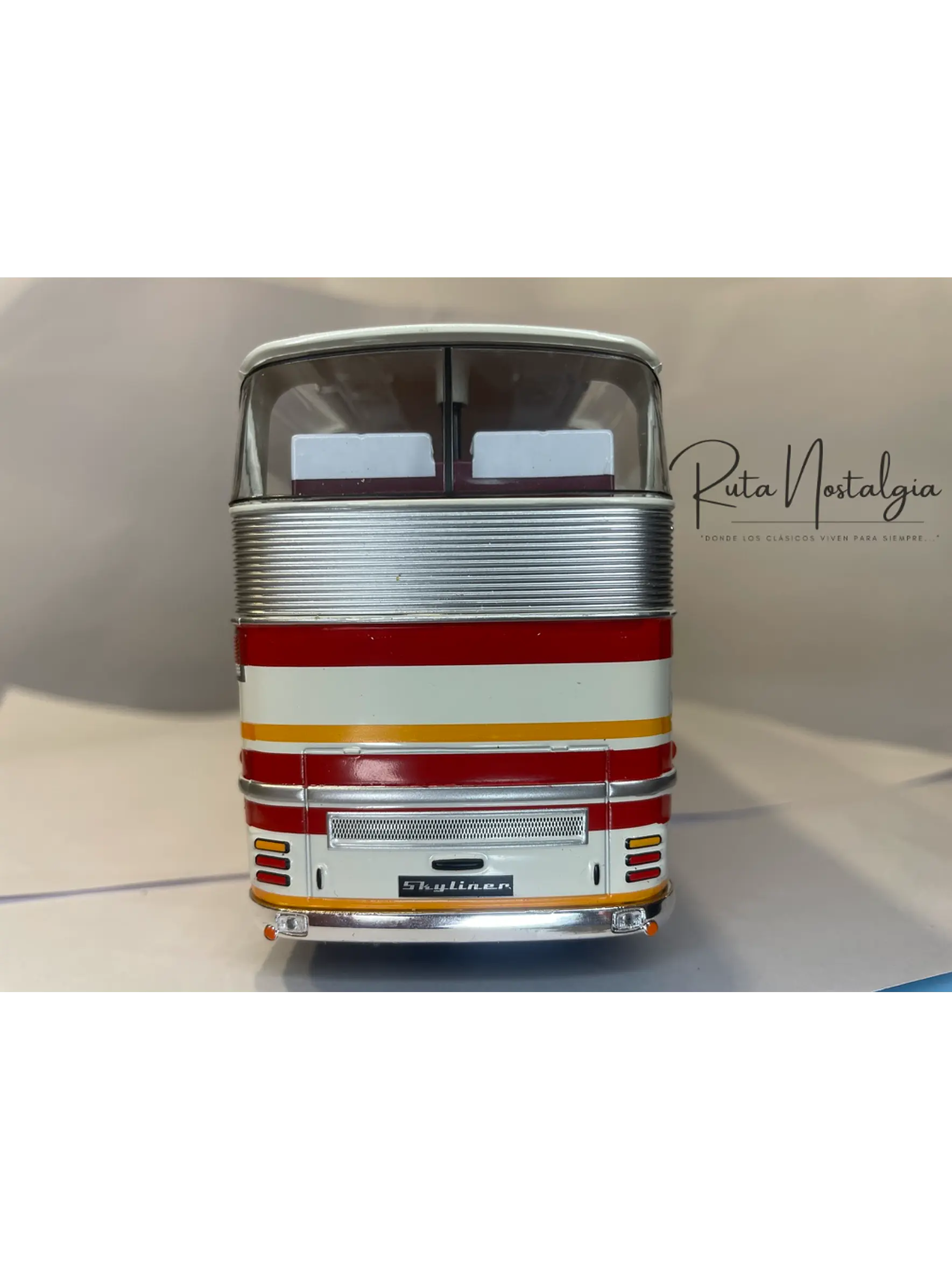 Bus Neoplan Skyliner NH 22L – Miniatura Ixo Models Escala 1:43 (Doble piso de lujo) 8