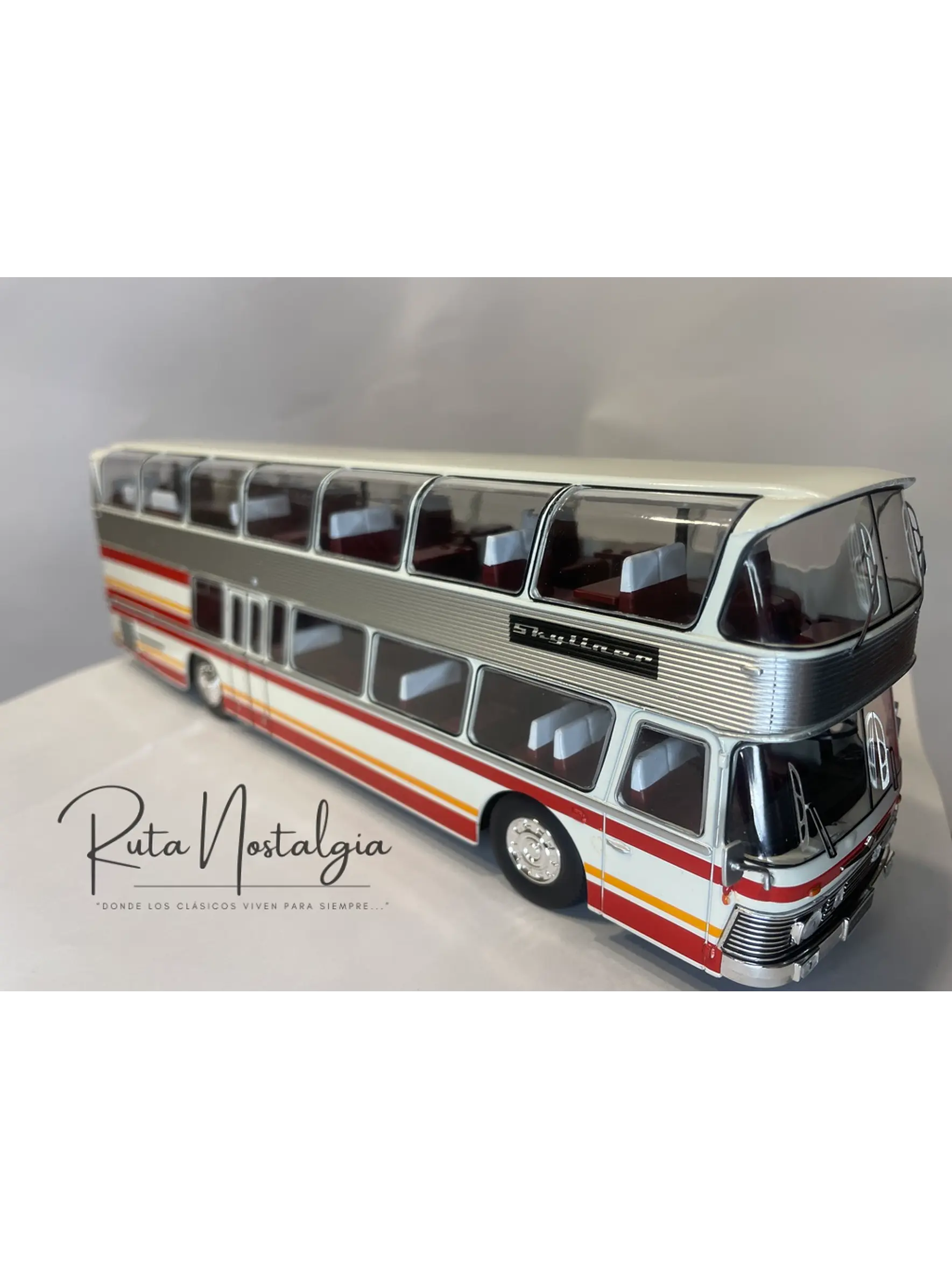 Bus Neoplan Skyliner NH 22L – Miniatura Ixo Models Escala 1:43 (Doble piso de lujo) 3