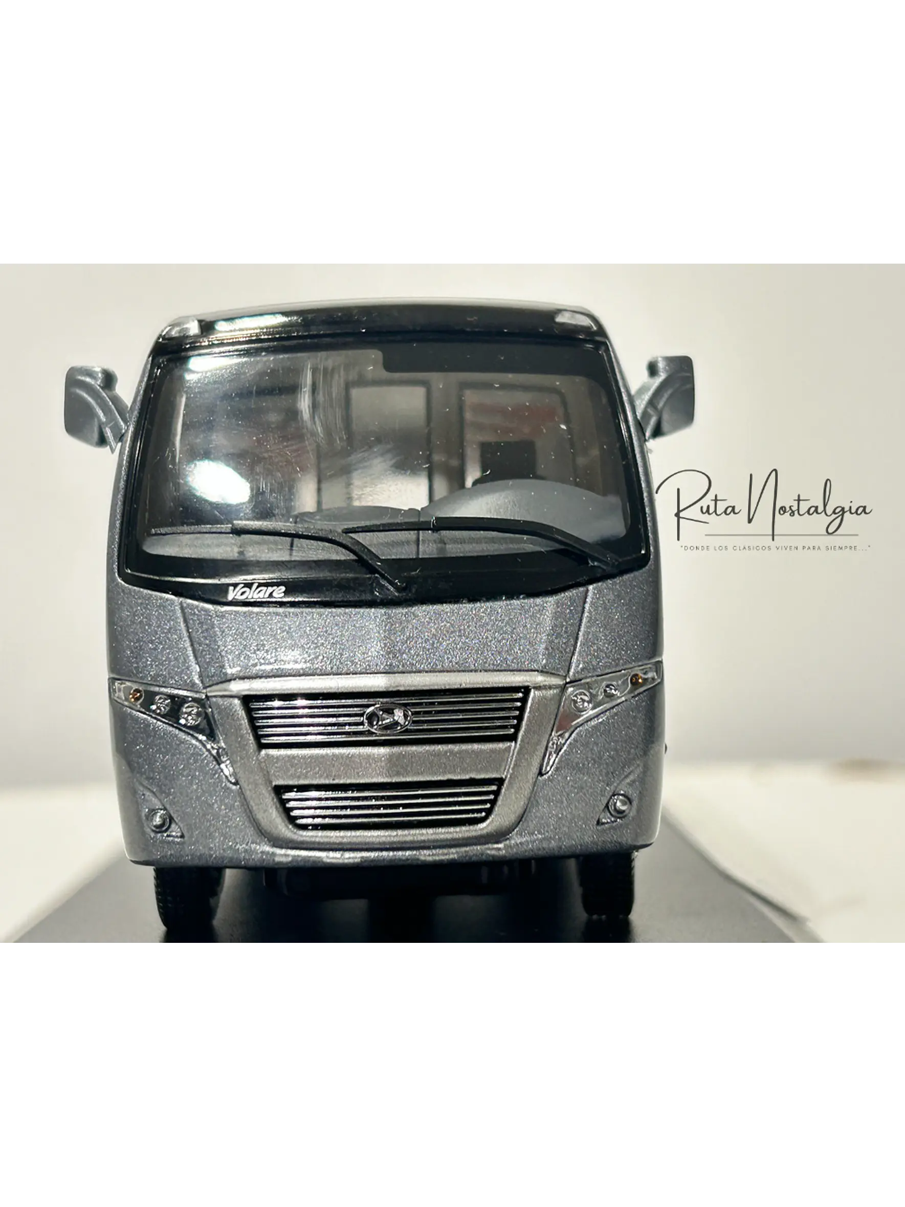 Marcopolo Volare 1:42 – Mini bus brasileño de referencia para turismo y transporte colectivo en Chile 3