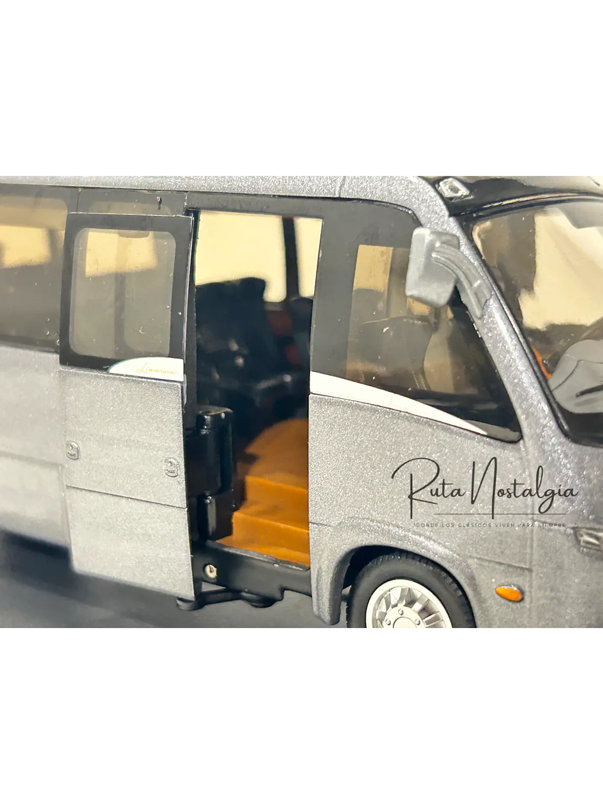 Marcopolo Volare 1:42 – Mini bus brasileño de referencia para turismo y transporte colectivo en Chile 5