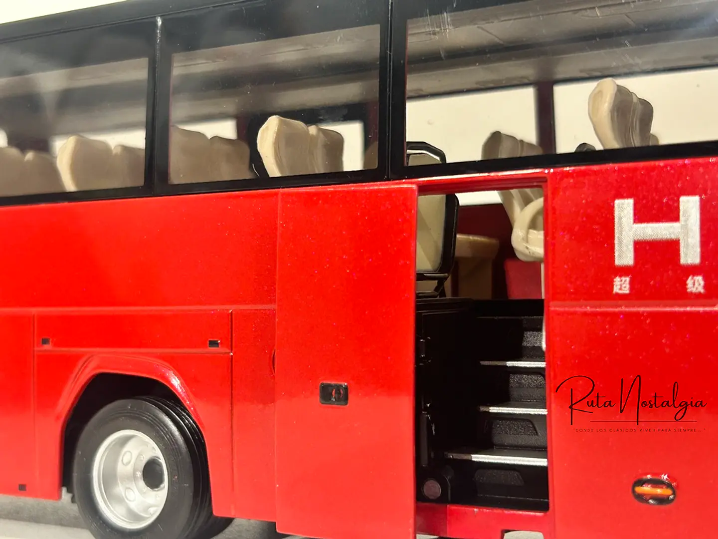 Bus Zhongtong H12. 1:36 Coleccionable Diecast 7