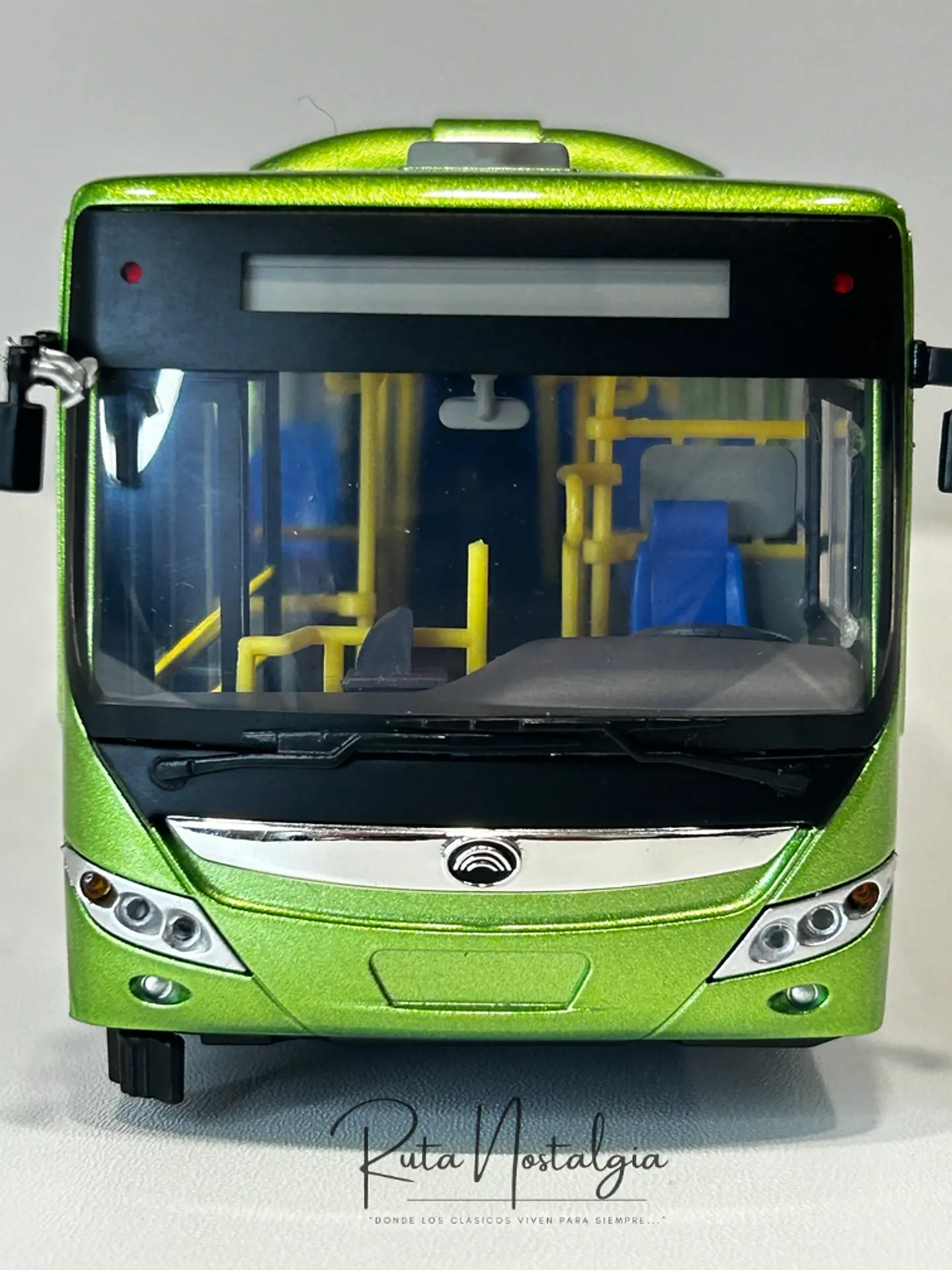 Bus Yutong ZK6128 “E12” (RED movilidad) Escala 1:42 2