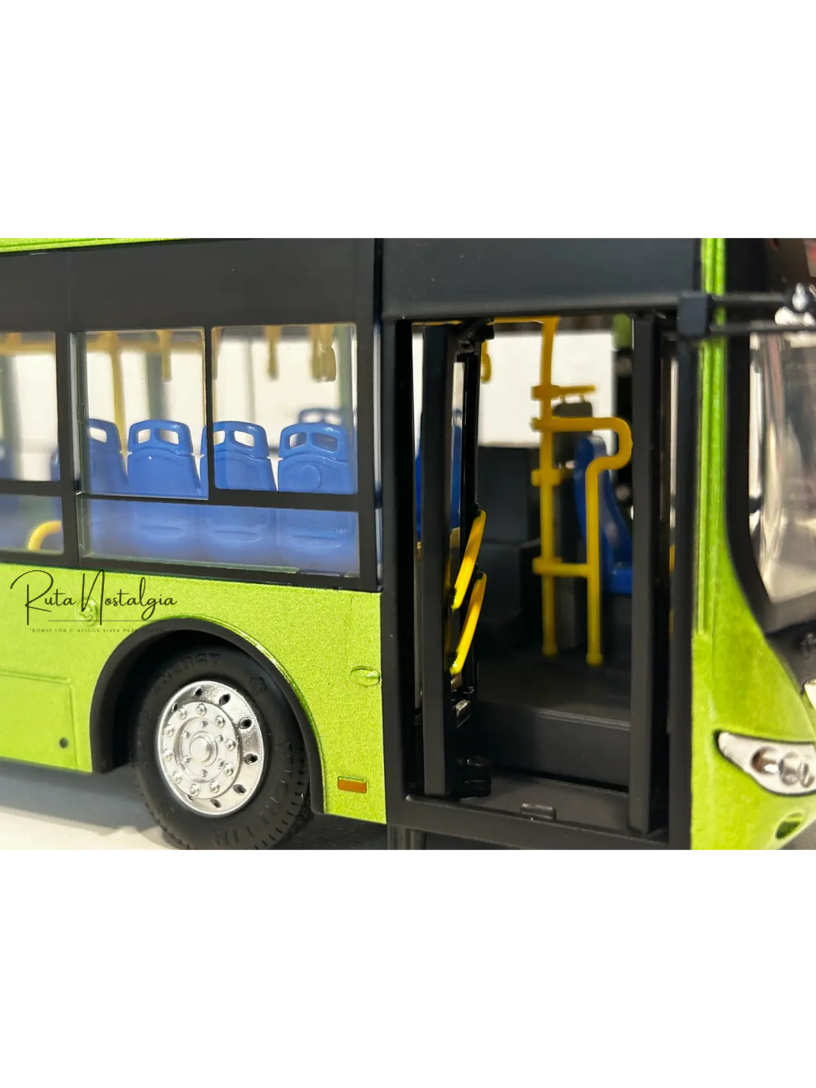 Bus Yutong ZK6128 “E12” (RED movilidad) Miniatura escala 1:42 Die-cast  6