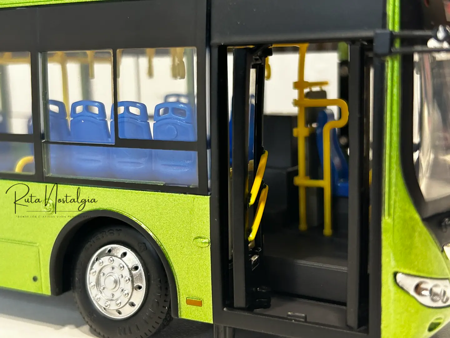 Bus Yutong ZK6128 “E12” (RED movilidad) Escala 1:42 6
