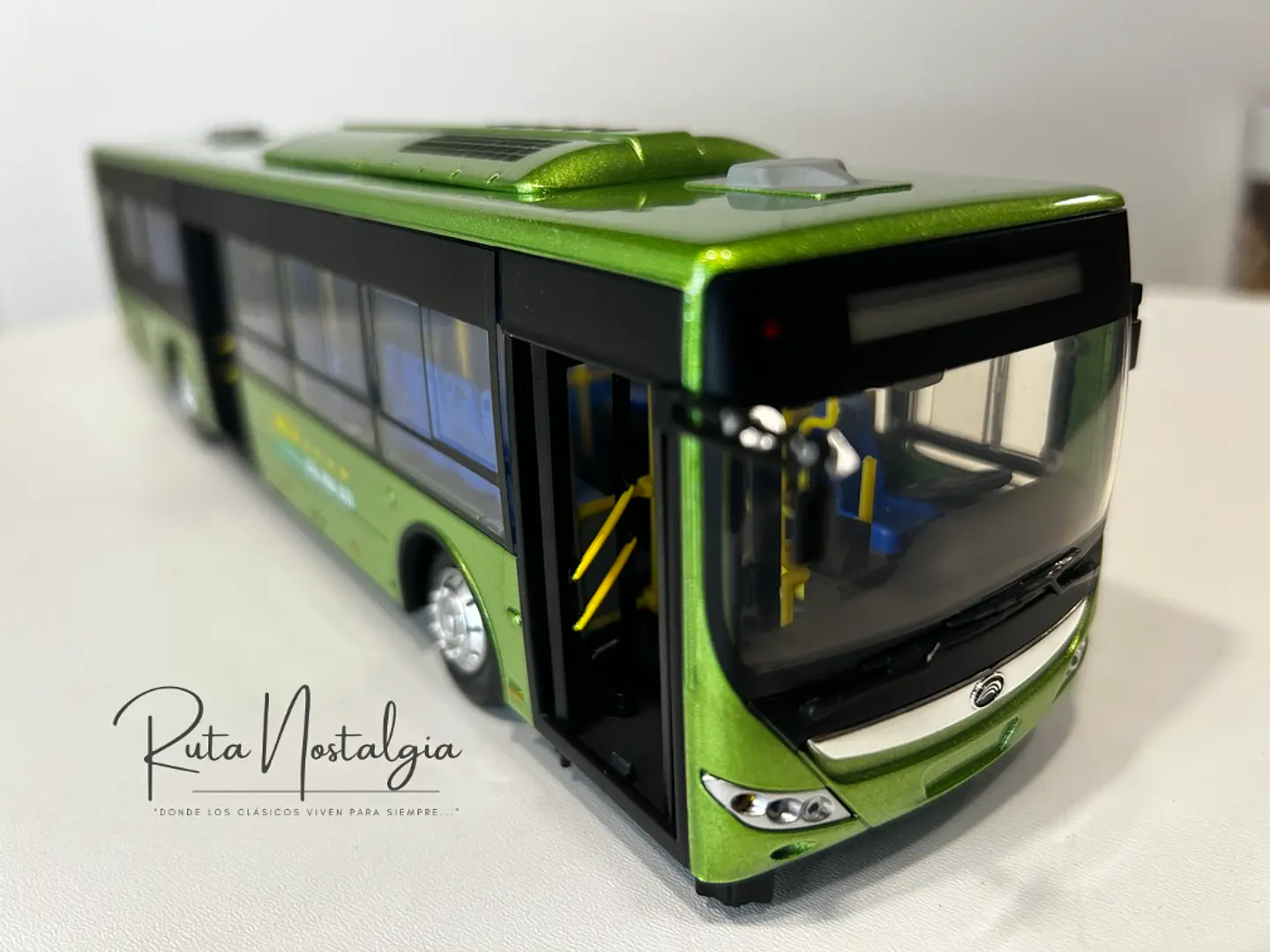 Bus Yutong ZK6128 “E12” (RED movilidad) Escala 1:42 10