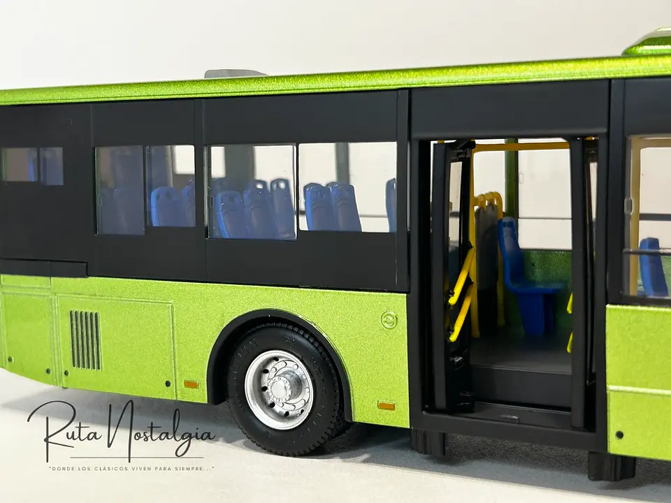 Bus Yutong ZK6128 “E12” (RED movilidad) Escala 1:42 5