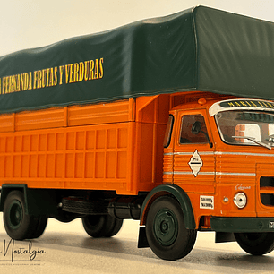 Pegaso Comet 1095 Frutas y Verduras 1963 IXO Models 1:43 – Camión clásico de colección