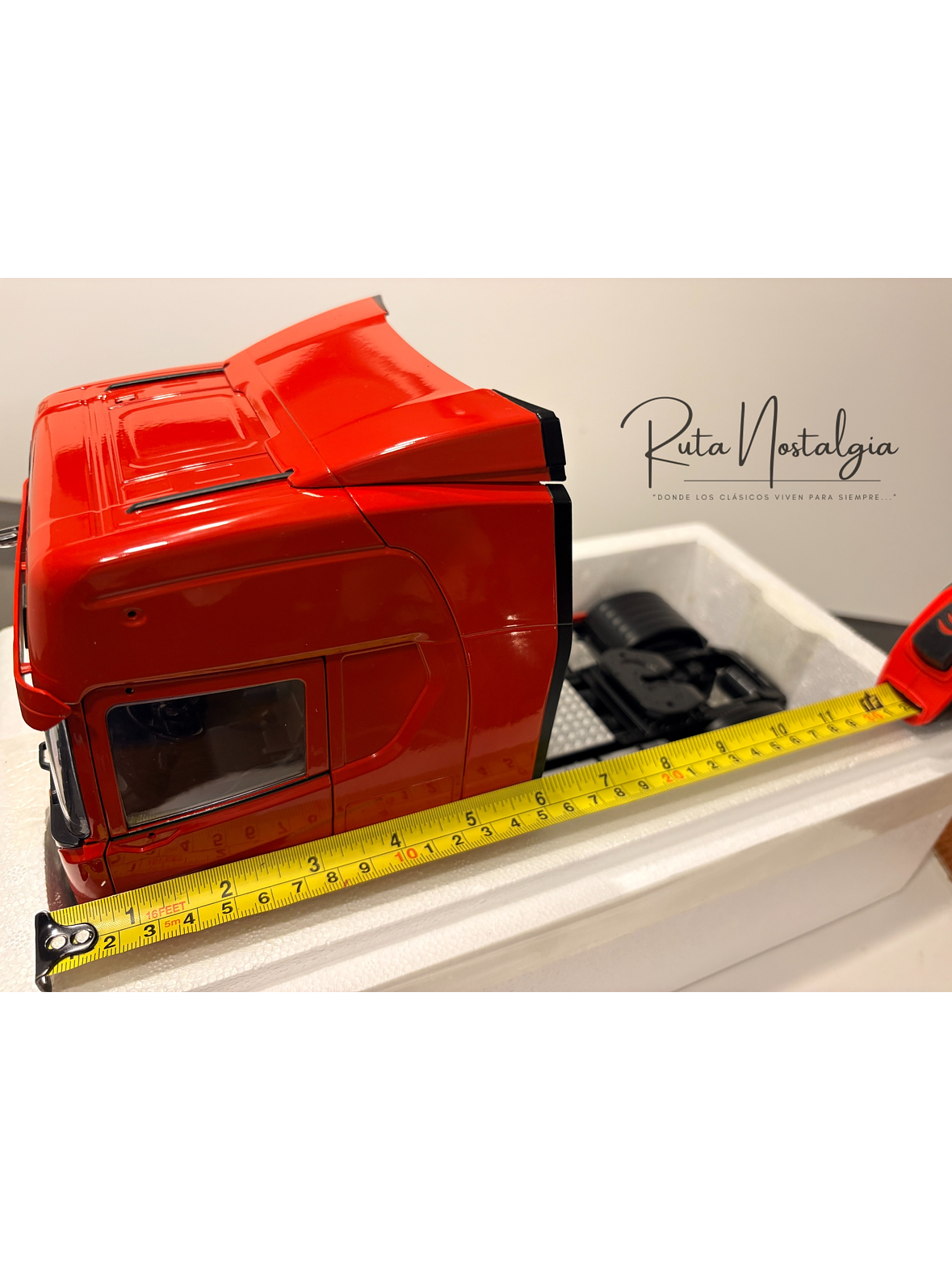 Scania R-Series Topline Roja 2019 1:18 Premium ClassiXXs by IXO | Tractocamión Scania R500 de colección 14