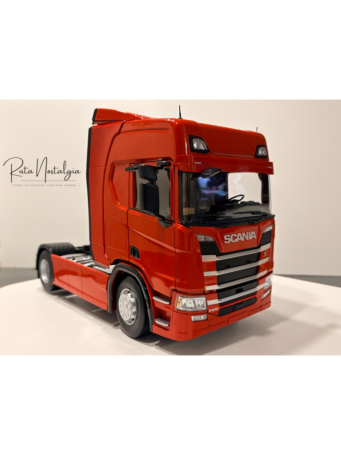 Scania R-Series Topline Roja 2019 1:18 Premium ClassiXXs by IXO | Tractocamión Scania R500 de colección 5