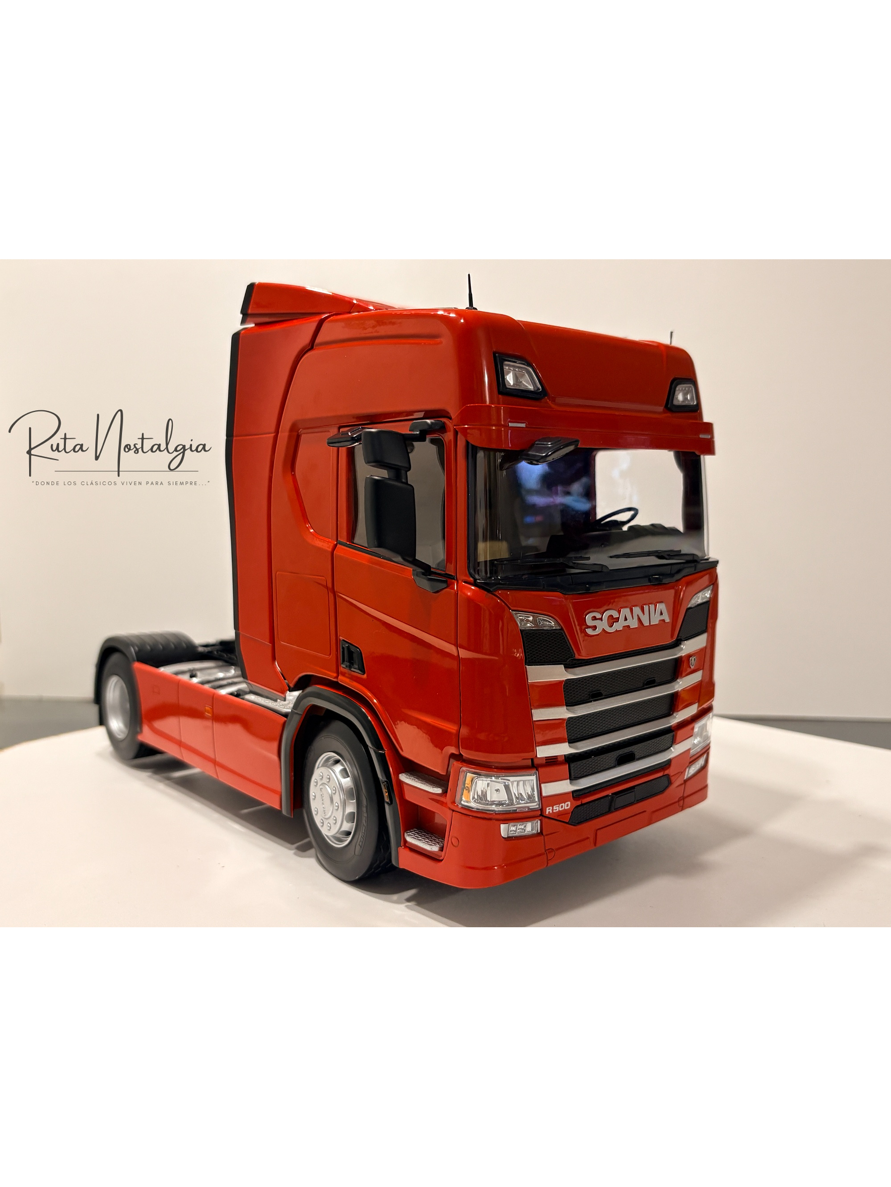 Scania R-Series Topline Roja 2019 1:18 Premium ClassiXXs by IXO | Tractocamión Scania R500 de colección 5