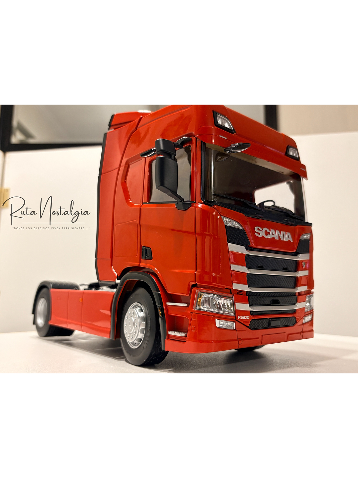 Scania R-Series Topline Roja 2019 1:18 Premium ClassiXXs by IXO | Tractocamión Scania R500 de colección 13