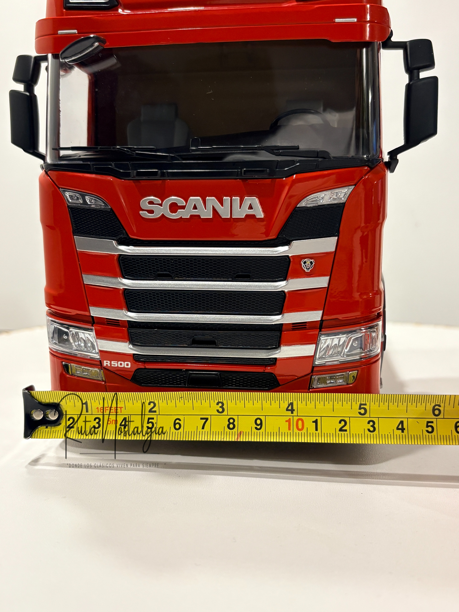 Scania R-Series Topline Roja 2019 1:18 Premium ClassiXXs by IXO | Tractocamión Scania R500 de colección 12