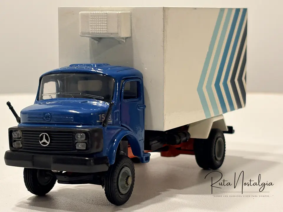 Mercedes-Benz 1513 Frigorífico ARPRA Supermini Brasil 1:50 | Camión clásico brasileño vintage de colección en Chile 3