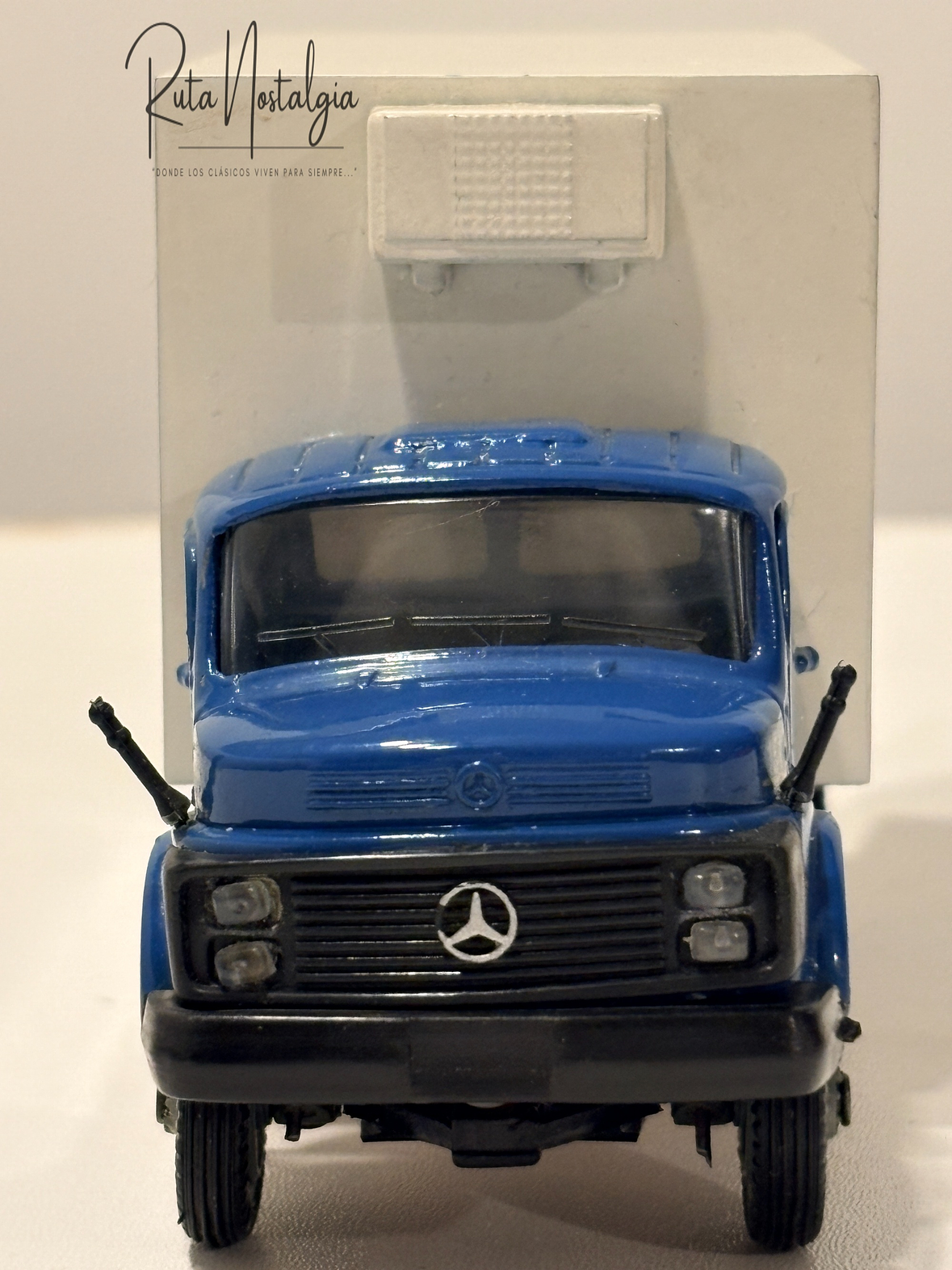 Mercedes-Benz 1513 Frigorífico ARPRA Supermini Brasil 1:50 | Camión clásico brasileño vintage de colección en Chile 2