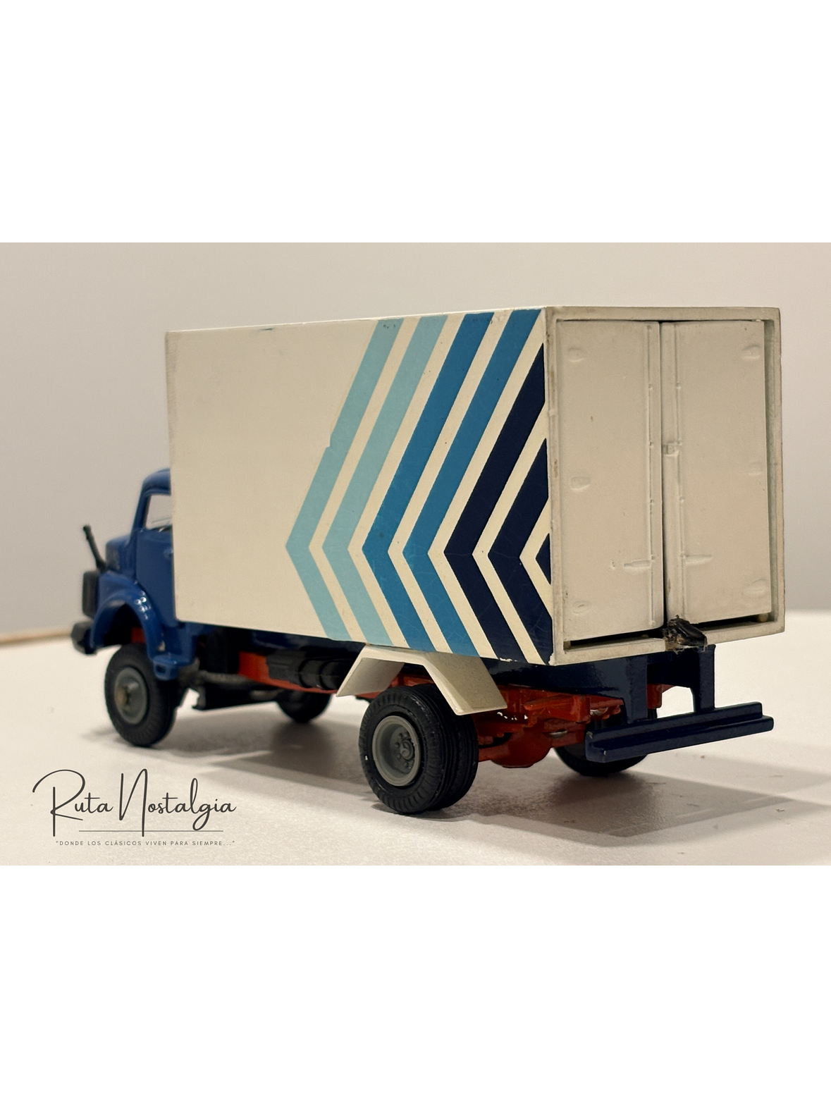 Mercedes-Benz 1513 Frigorífico ARPRA Supermini Brasil 1:50 | Camión clásico brasileño vintage de colección en Chile 7