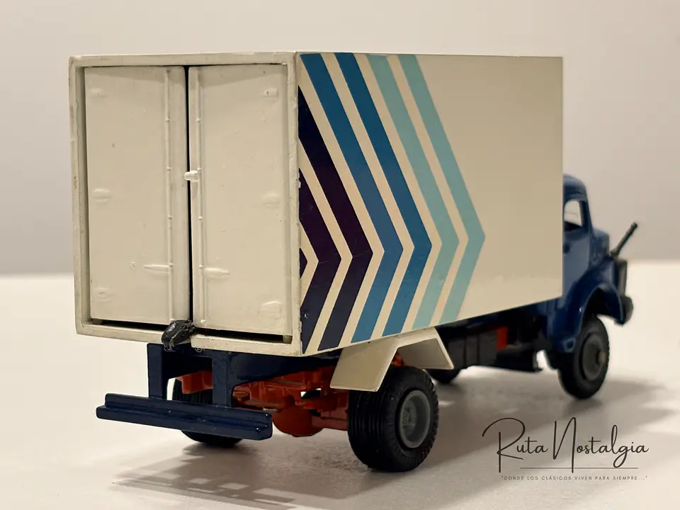 Mercedes-Benz 1513 Frigorífico ARPRA Supermini Brasil 1:50 | Camión clásico brasileño vintage de colección en Chile 9