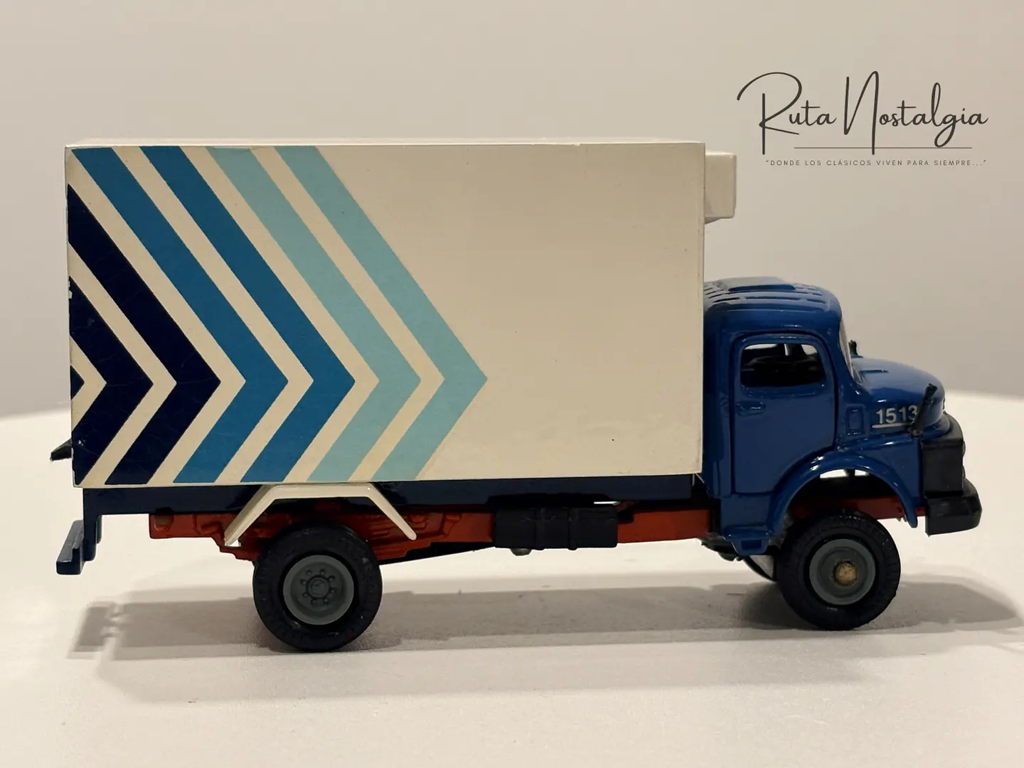 Mercedes-Benz 1513 Frigorífico ARPRA Supermini Brasil 1:50 | Camión clásico brasileño vintage de colección en Chile 10