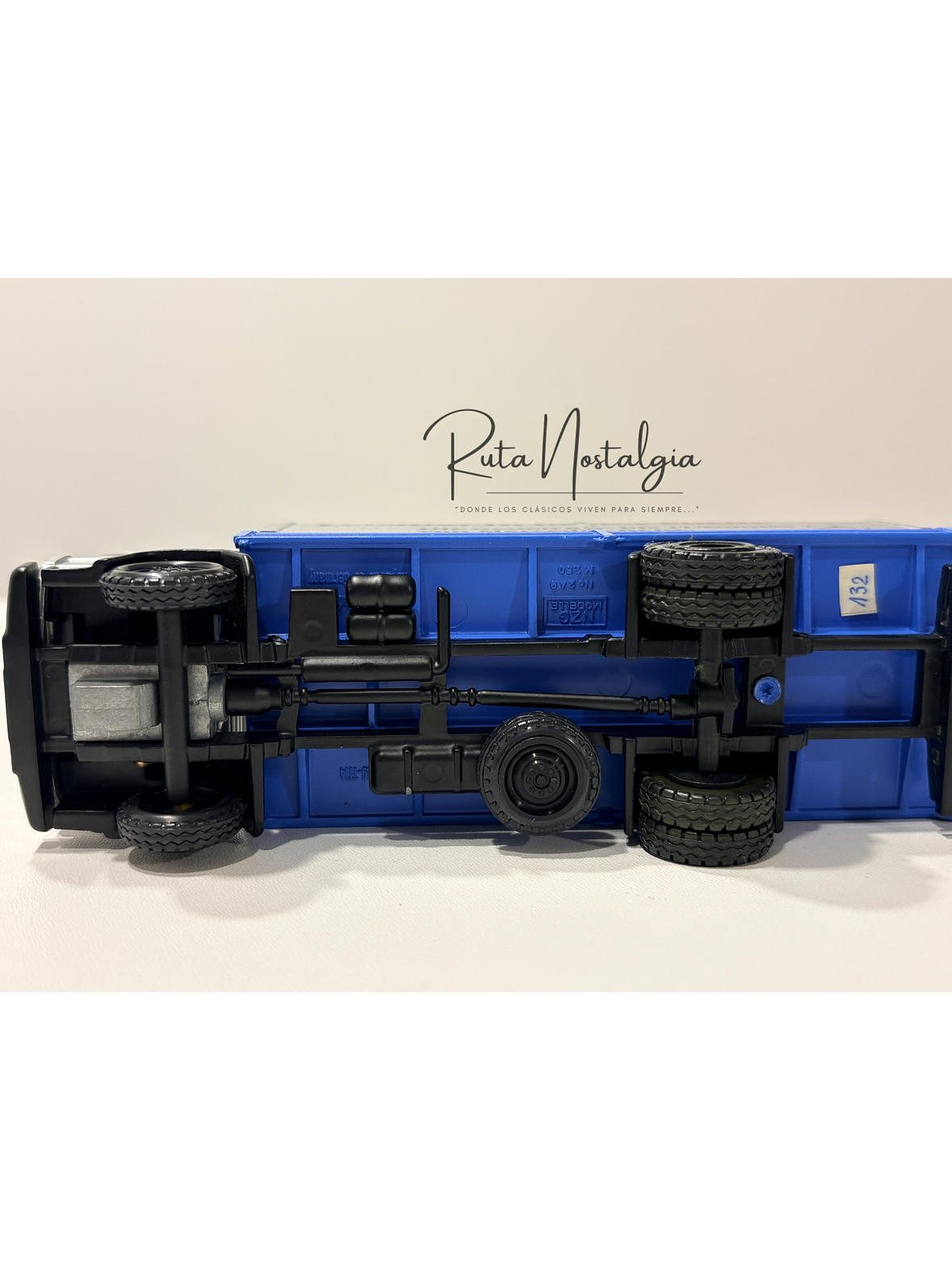 Mercedes-Benz LN2 / 814 “Leichter in bester Form” NZG 1:50 | Camión clásico promocional Mercedes-Benz No.249 de colección en Chile 11