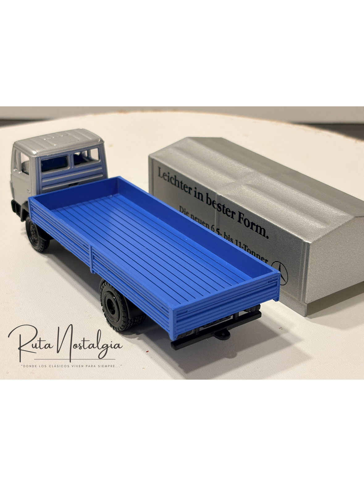 Mercedes-Benz LN2 / 814 “Leichter in bester Form” NZG 1:50 | Camión clásico promocional Mercedes-Benz No.249 de colección en Chile 5