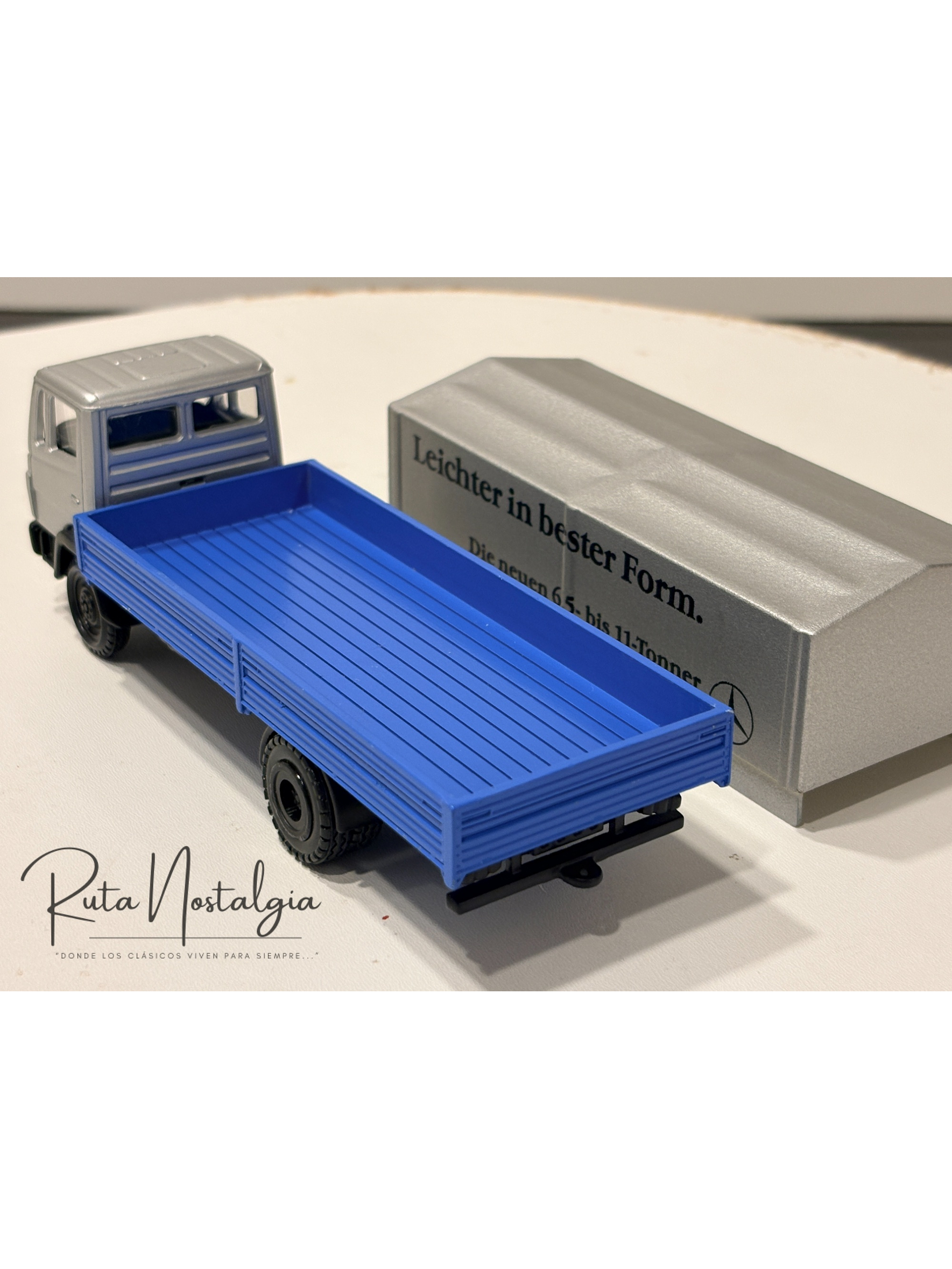 Mercedes-Benz LN2 / 814 “Leichter in bester Form” NZG 1:50 | Camión clásico promocional Mercedes-Benz No.249 de colección en Chile 5