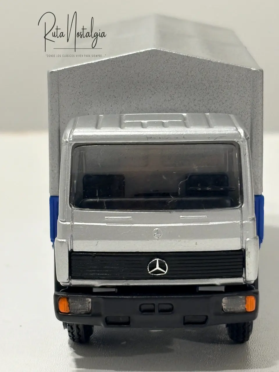 Camión a escala Mercedes-Benz LN2 / 814 “Leichter in bester Form” NZG 1:50 | Camión clásico Alemania Federal, modelo promocional Mercedes-Benz No.249 de colección en Chile 2