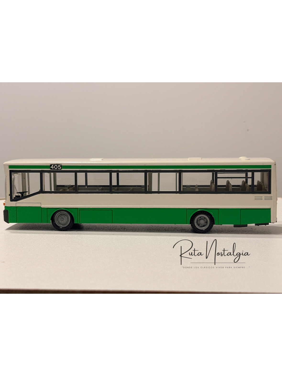 Mercedes-Benz O 405 Stadbus 1:50 NZG No. 255 | Bus urbano clásico alemán de colección en Chile 10