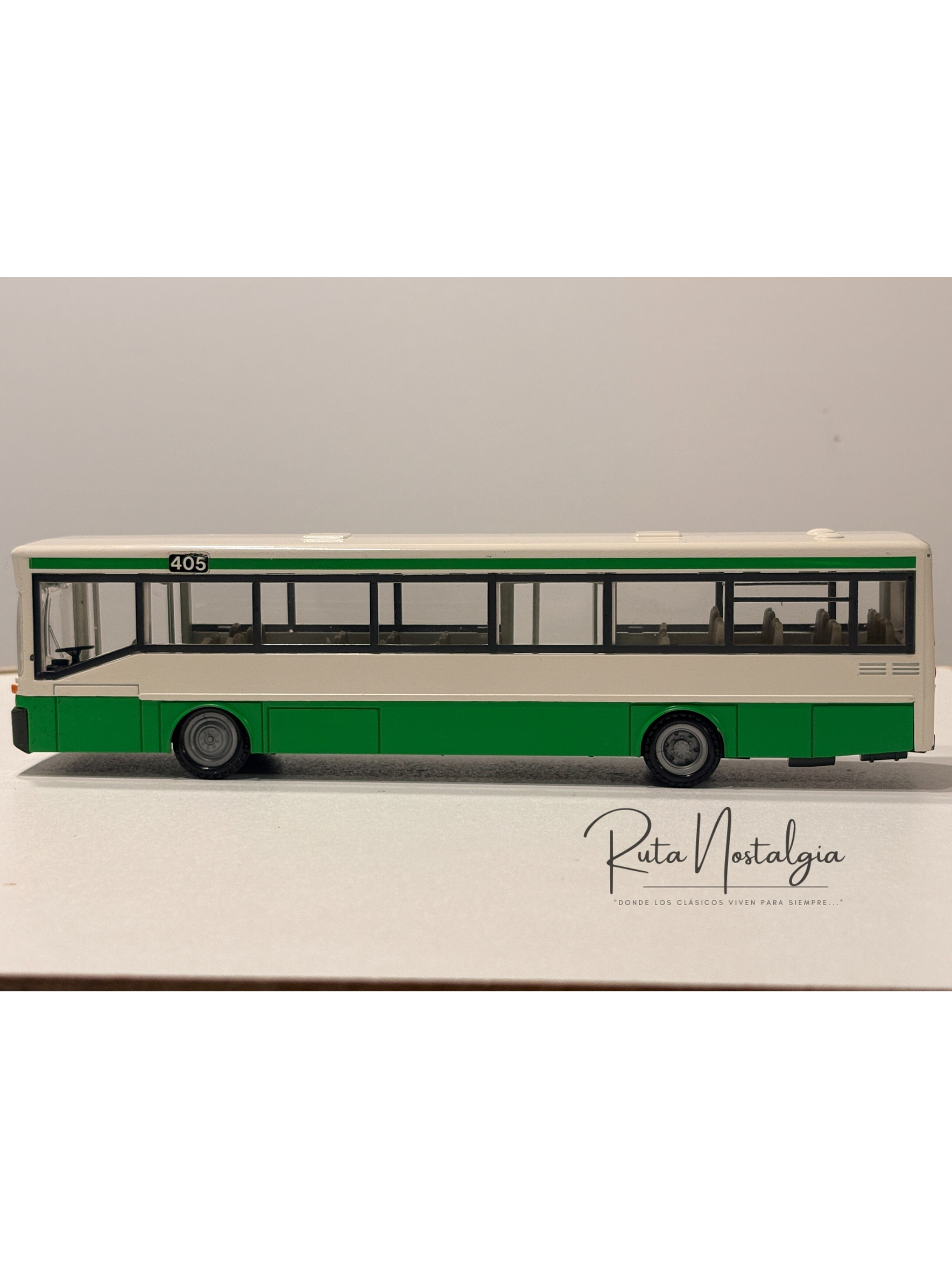 Mercedes-Benz O 405 Stadbus 1:50 NZG No. 255 | Bus urbano clásico alemán de colección en Chile 10