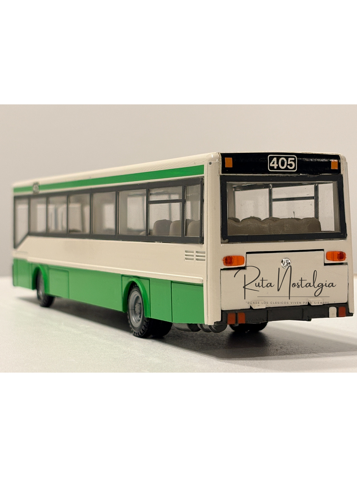 Mercedes-Benz O 405 Stadbus 1:50 NZG No. 255 | Bus urbano clásico alemán de colección en Chile 9