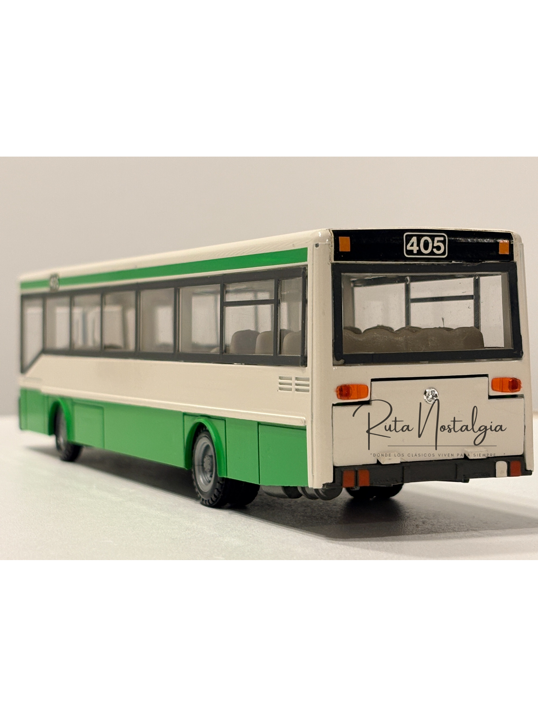 Mercedes-Benz O 405 Stadbus 1:50 NZG No. 255 | Bus urbano clásico alemán de colección en Chile 9