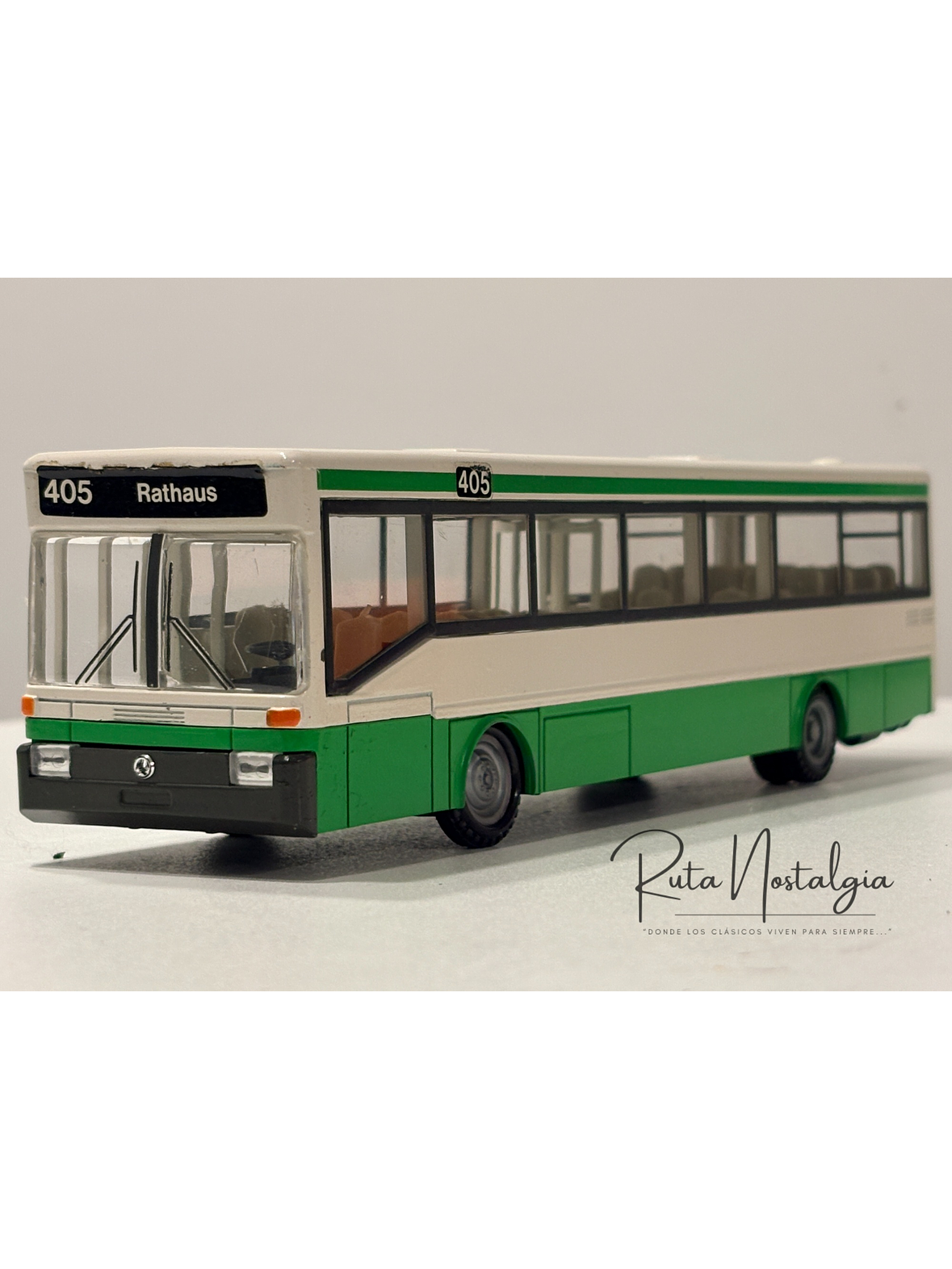 Mercedes-Benz O 405 Stadbus 1:50 NZG No. 255 | Bus urbano clásico alemán de colección en Chile 1