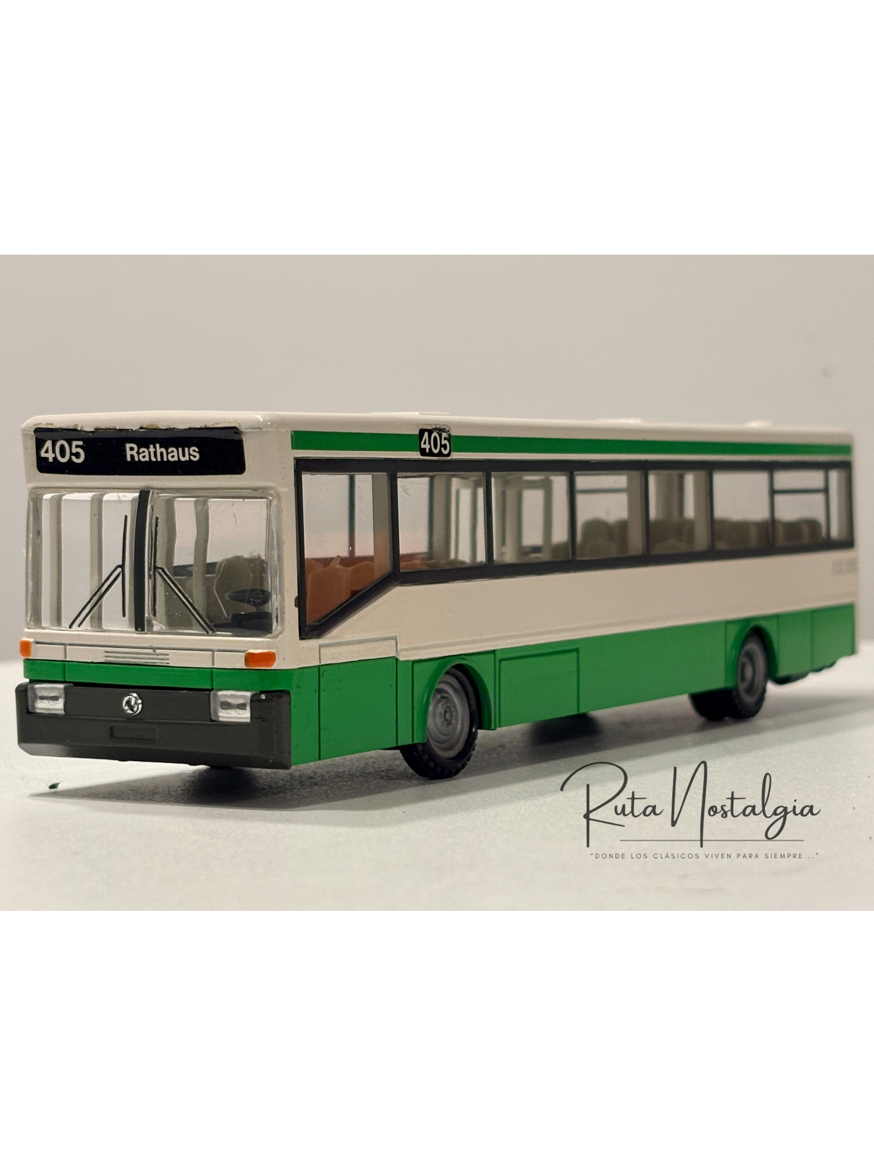 Mercedes-Benz O 405 Stadbus 1:50 NZG No. 255 | Bus urbano clásico alemán de colección en Chile 1