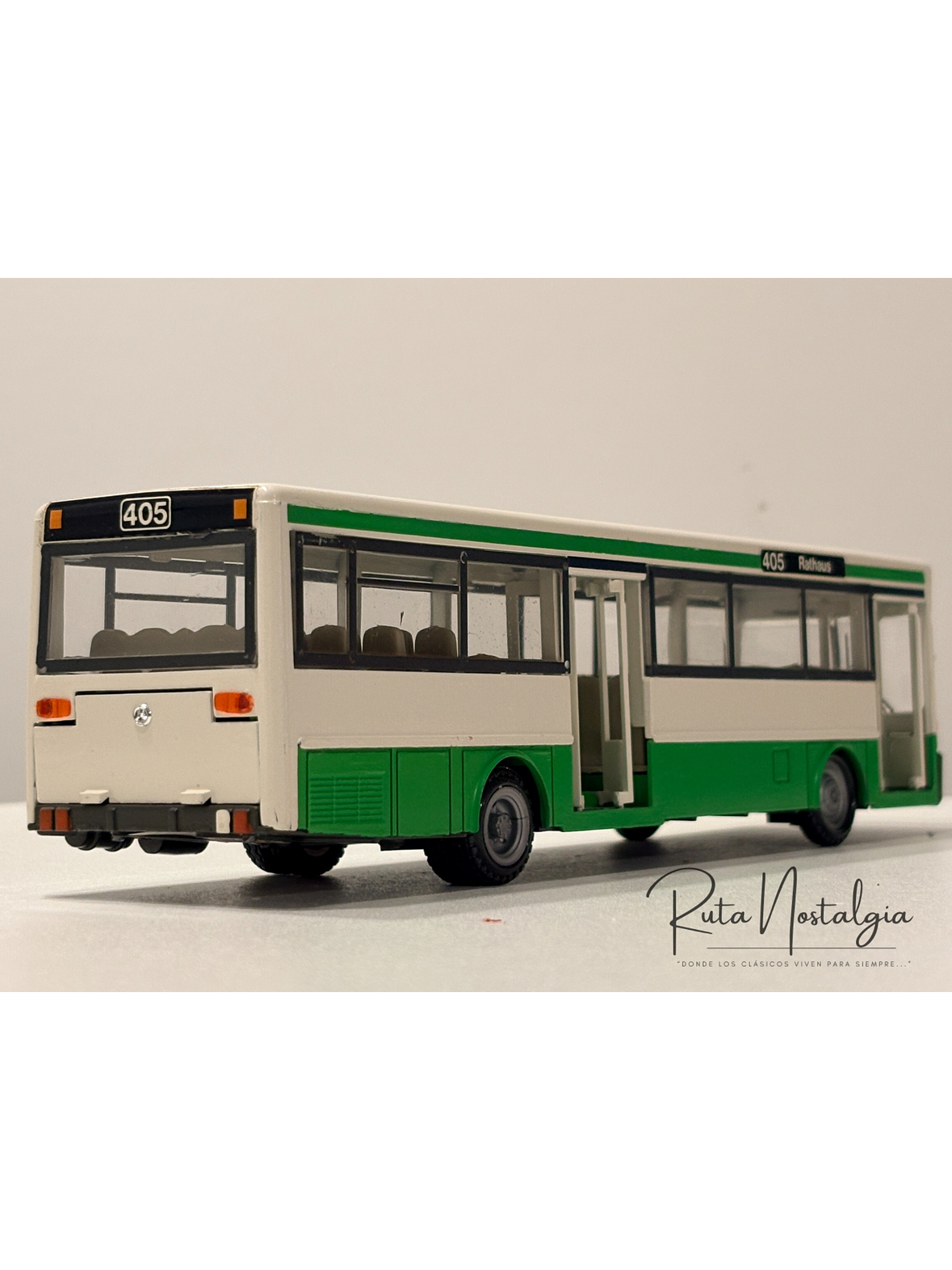 Mercedes-Benz O 405 Stadbus 1:50 NZG No. 255 | Bus urbano clásico alemán de colección en Chile 7