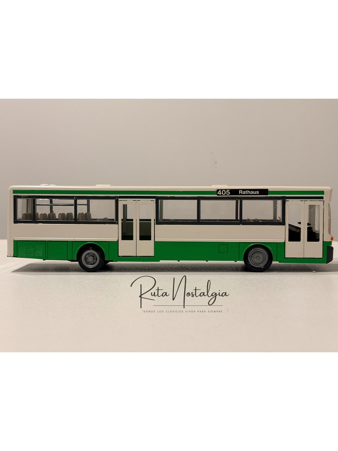 Mercedes-Benz O 405 Stadbus 1:50 NZG No. 255 | Bus urbano clásico alemán de colección en Chile 6