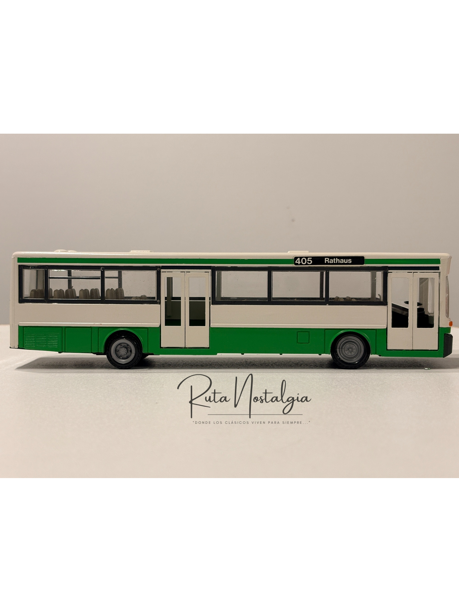 Mercedes-Benz O 405 Stadbus 1:50 NZG No. 255 | Bus urbano clásico alemán de colección en Chile 6