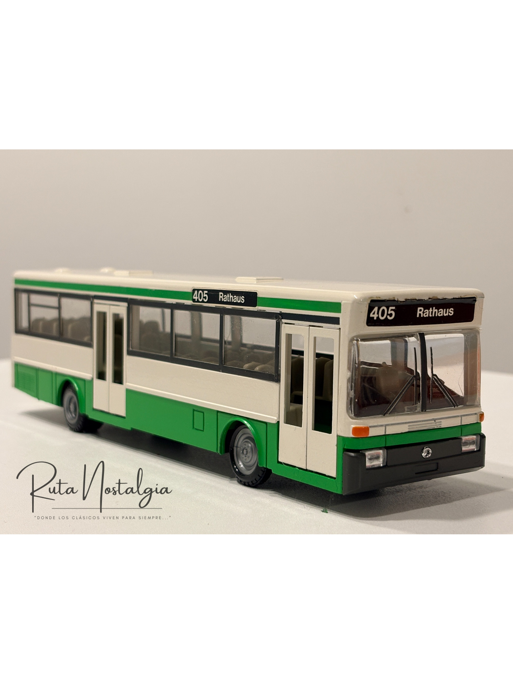 Mercedes-Benz O 405 Stadbus 1:50 NZG No. 255 | Bus urbano clásico alemán de colección en Chile 5