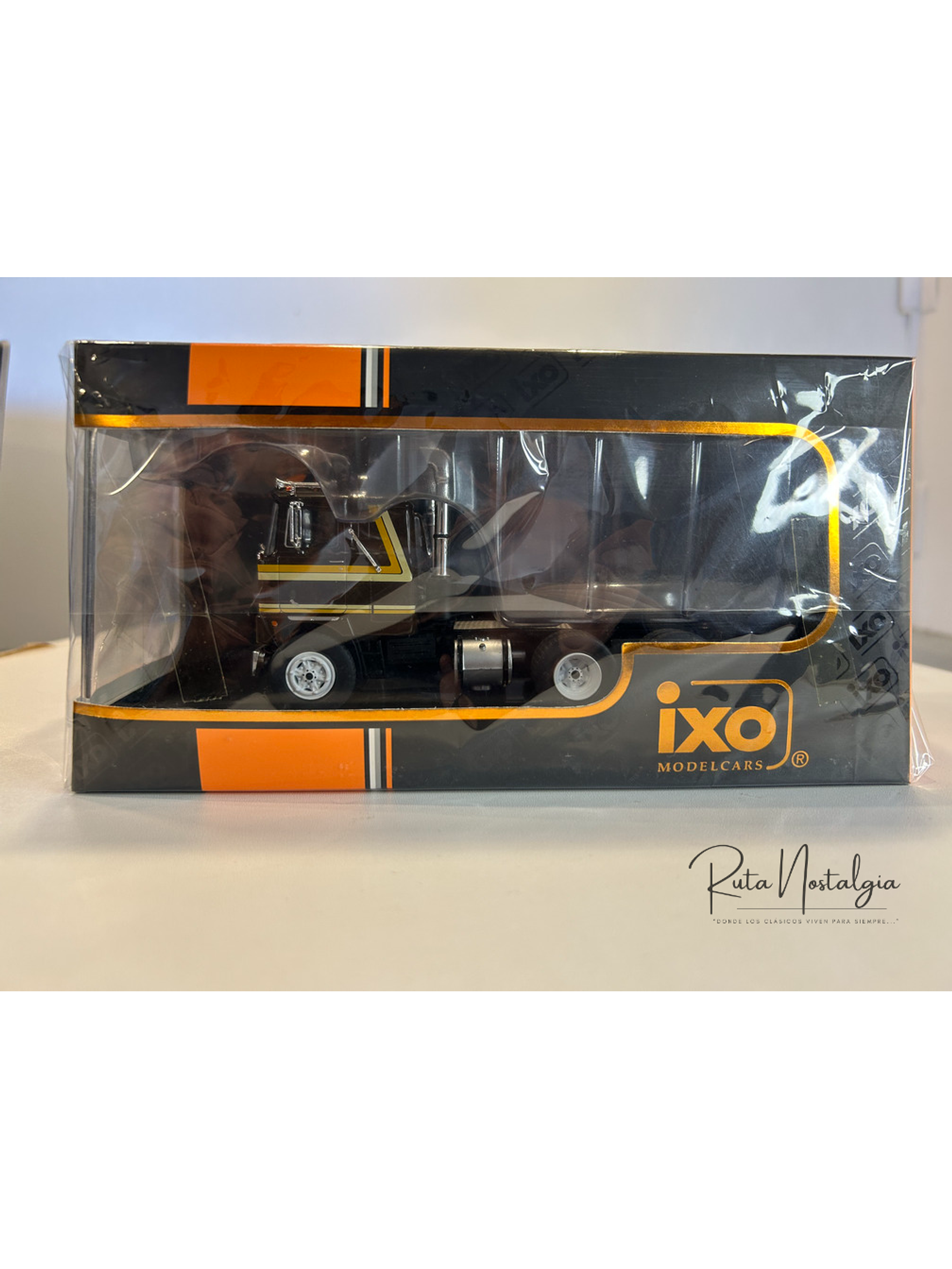 Camión International Eagle 9800 a Escala 1:43 | Modelo Coleccionable Ixo models. De alta precisión 19