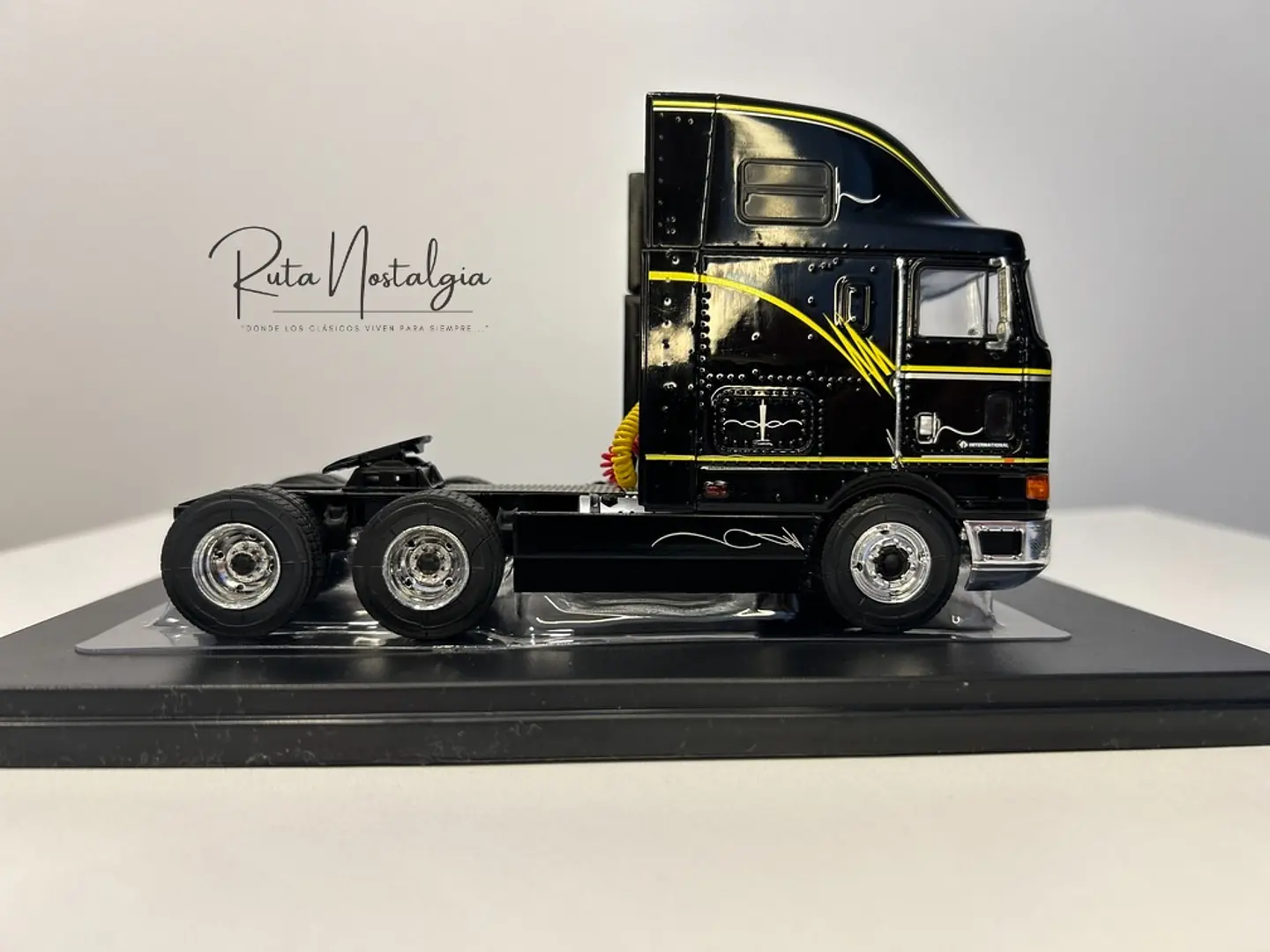 Camión International Eagle 9800 (1995) | IXO 1:43 14
