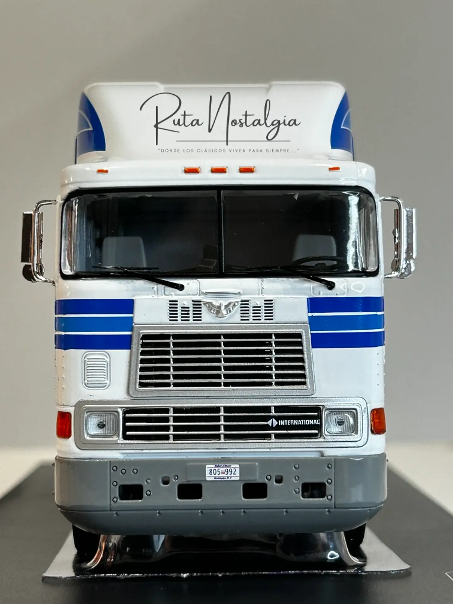 Camión International Eagle 9800 (1995) | IXO 1:43 3