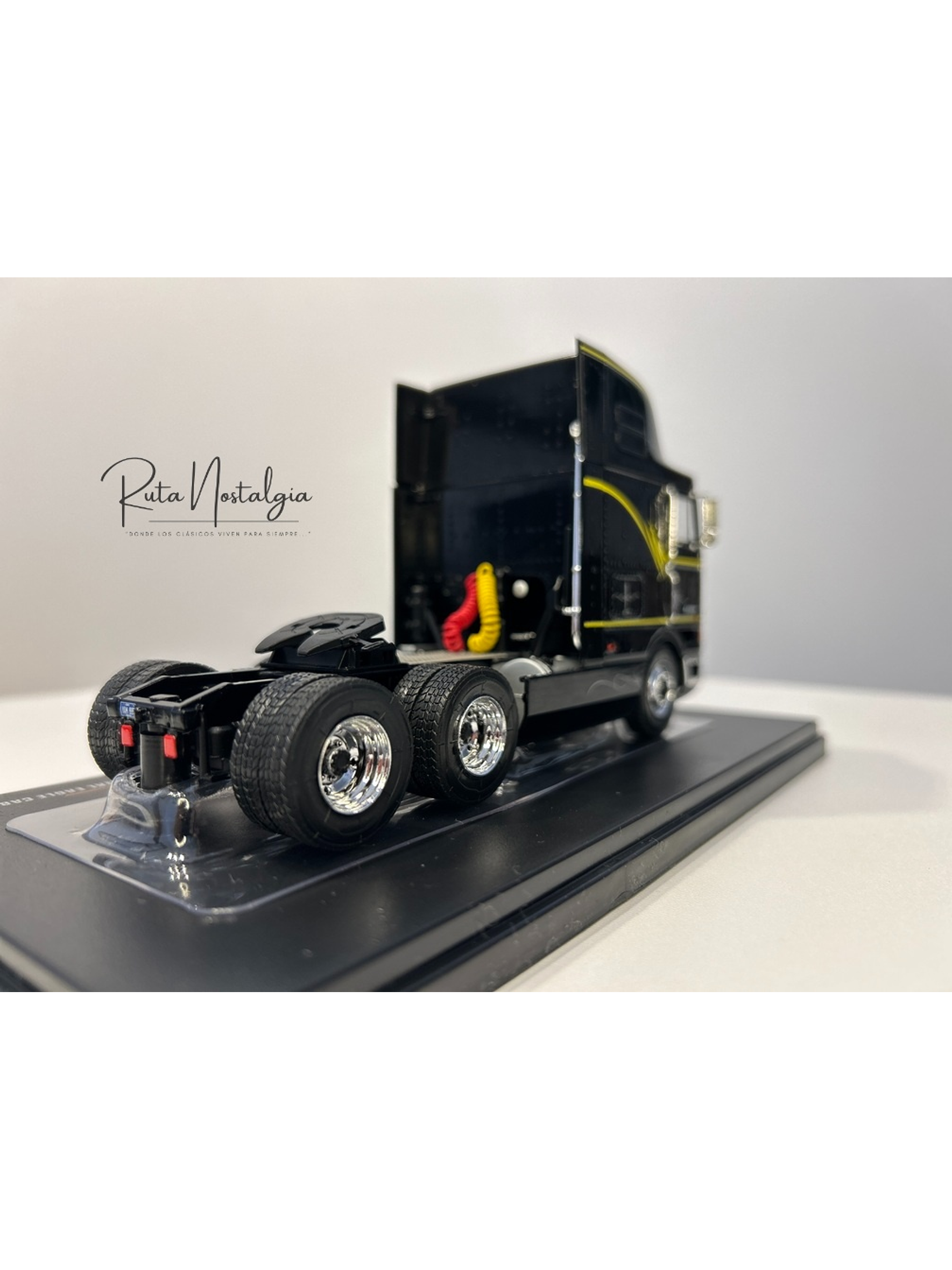 Camión International Eagle 9800 a Escala 1:43 | Modelo Coleccionable Ixo models. De alta precisión 15