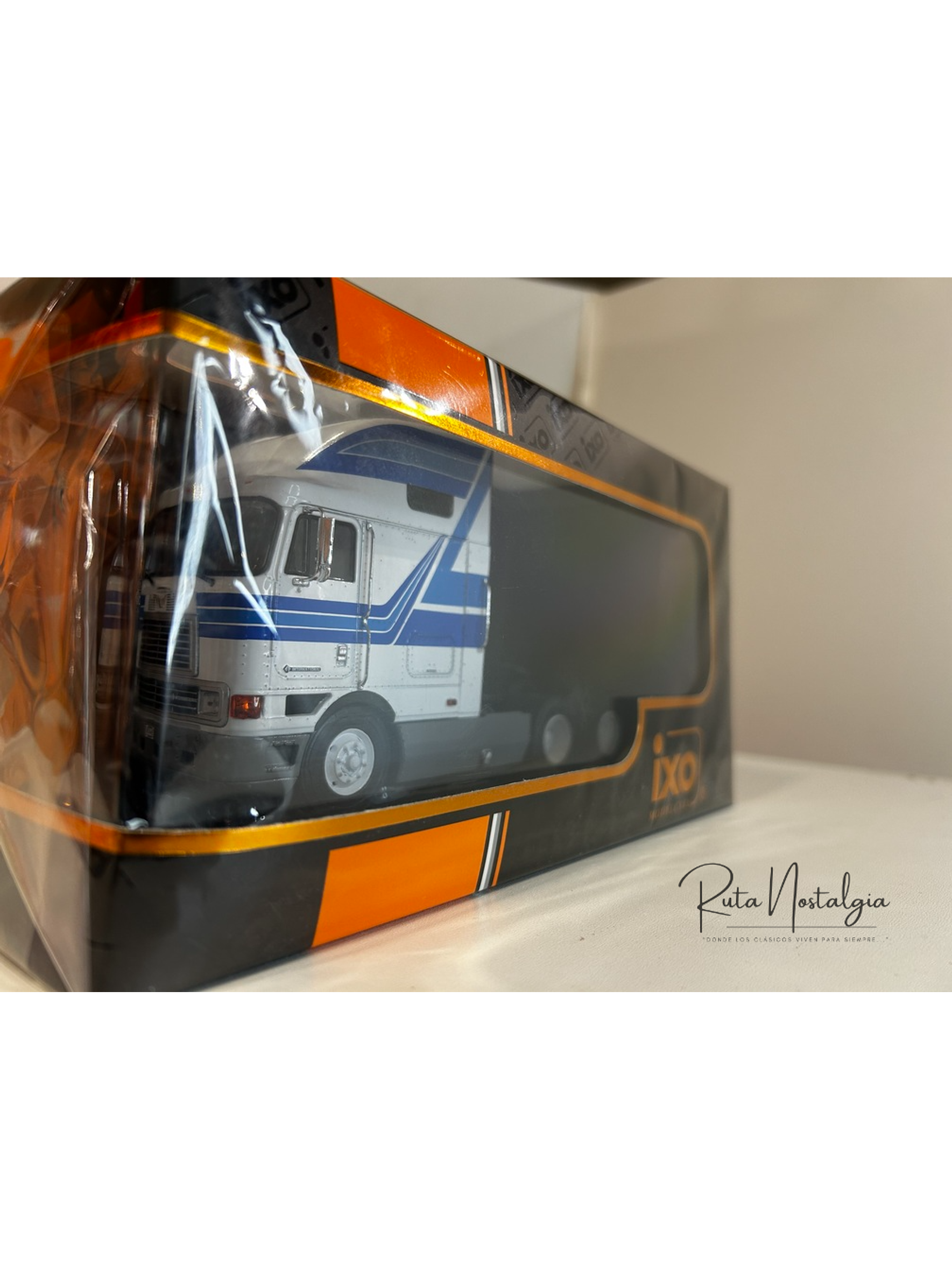 Camión International Eagle 9800 a Escala 1:43 | Modelo Coleccionable Ixo models. De alta precisión 10
