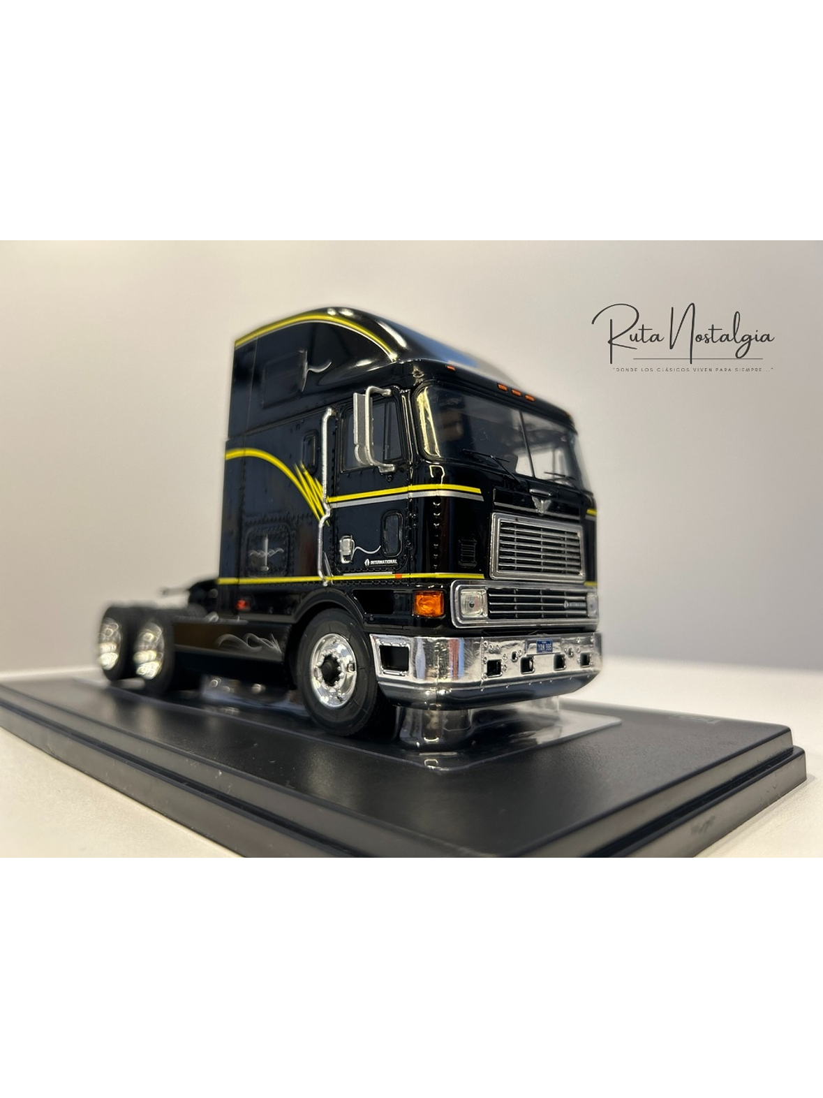 Camión International Eagle 9800 a Escala 1:43 | Modelo Coleccionable Ixo models. De alta precisión 13