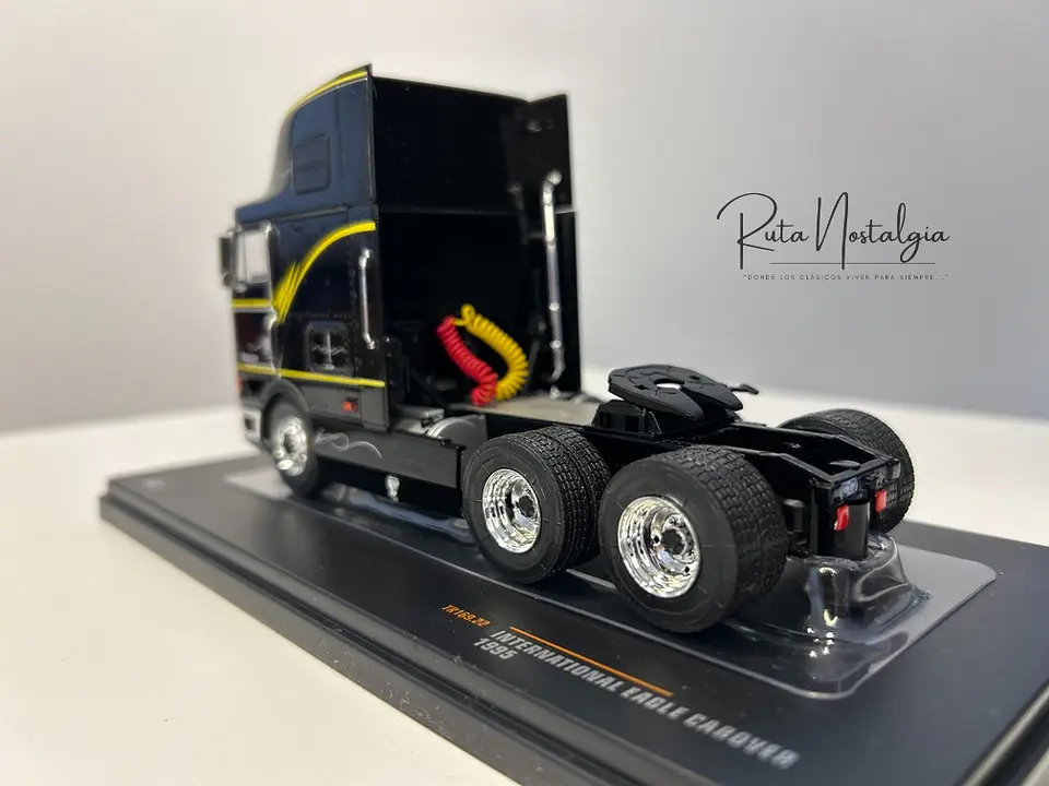 Camión International Eagle 9800 (1995) | IXO 1:43 17
