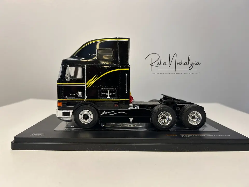 Camión International Eagle 9800 (1995) | IXO 1:43 18