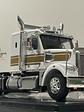 Camión Freightliner Coronado (2012) 6x4 |  IXO Models. Escala 1:43– Clásico americano de carretera | Diecast de colección - Miniatura 1