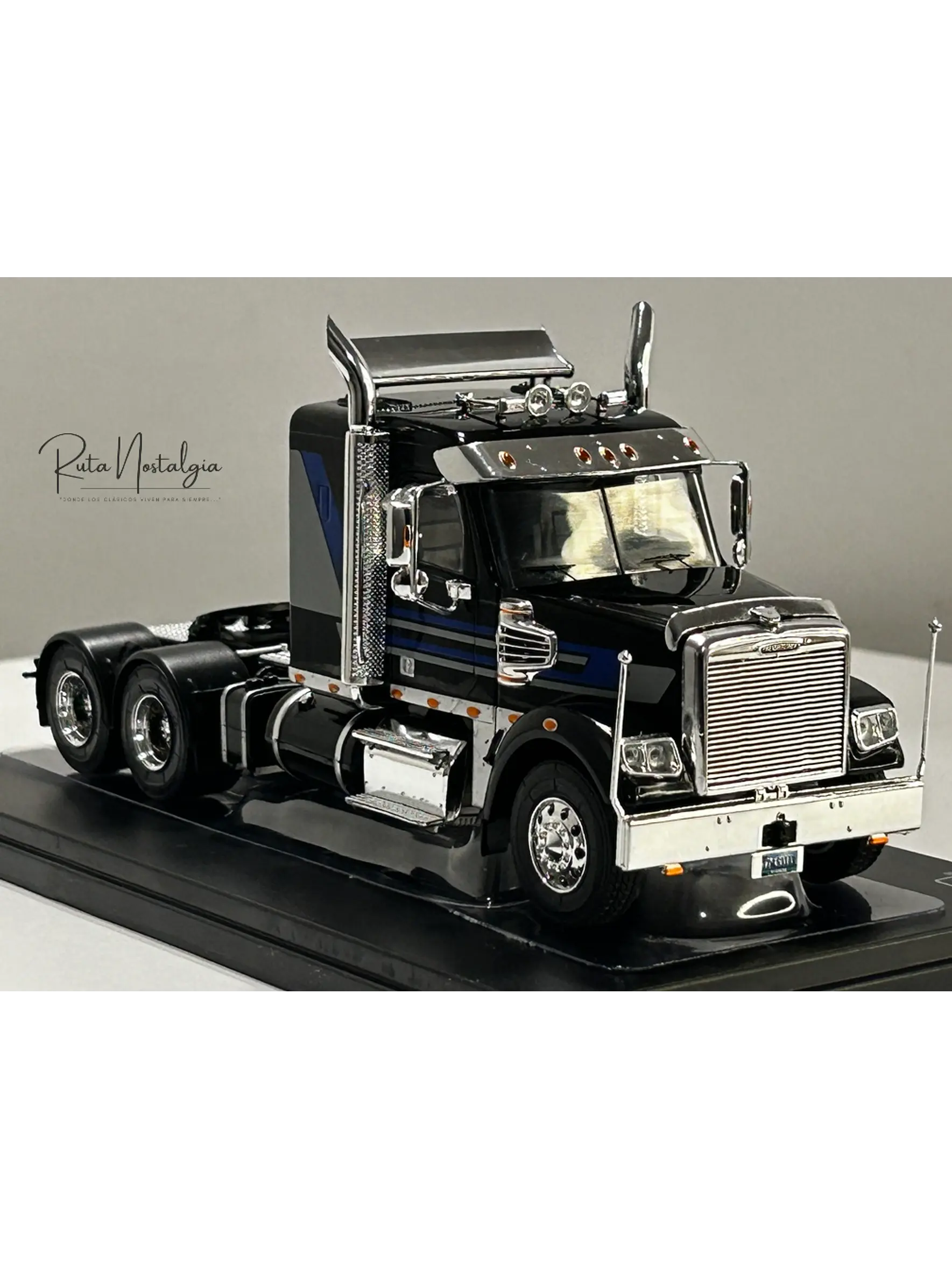Camión Freightliner Coronado (2012) 6x4 |  IXO Models. Escala 1:43– Clásico americano de carretera | Diecast de colección 12