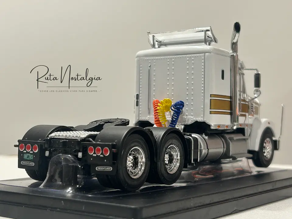 Camión Freightliner Coronado (2012) 6x4 | IXO 1:43 8