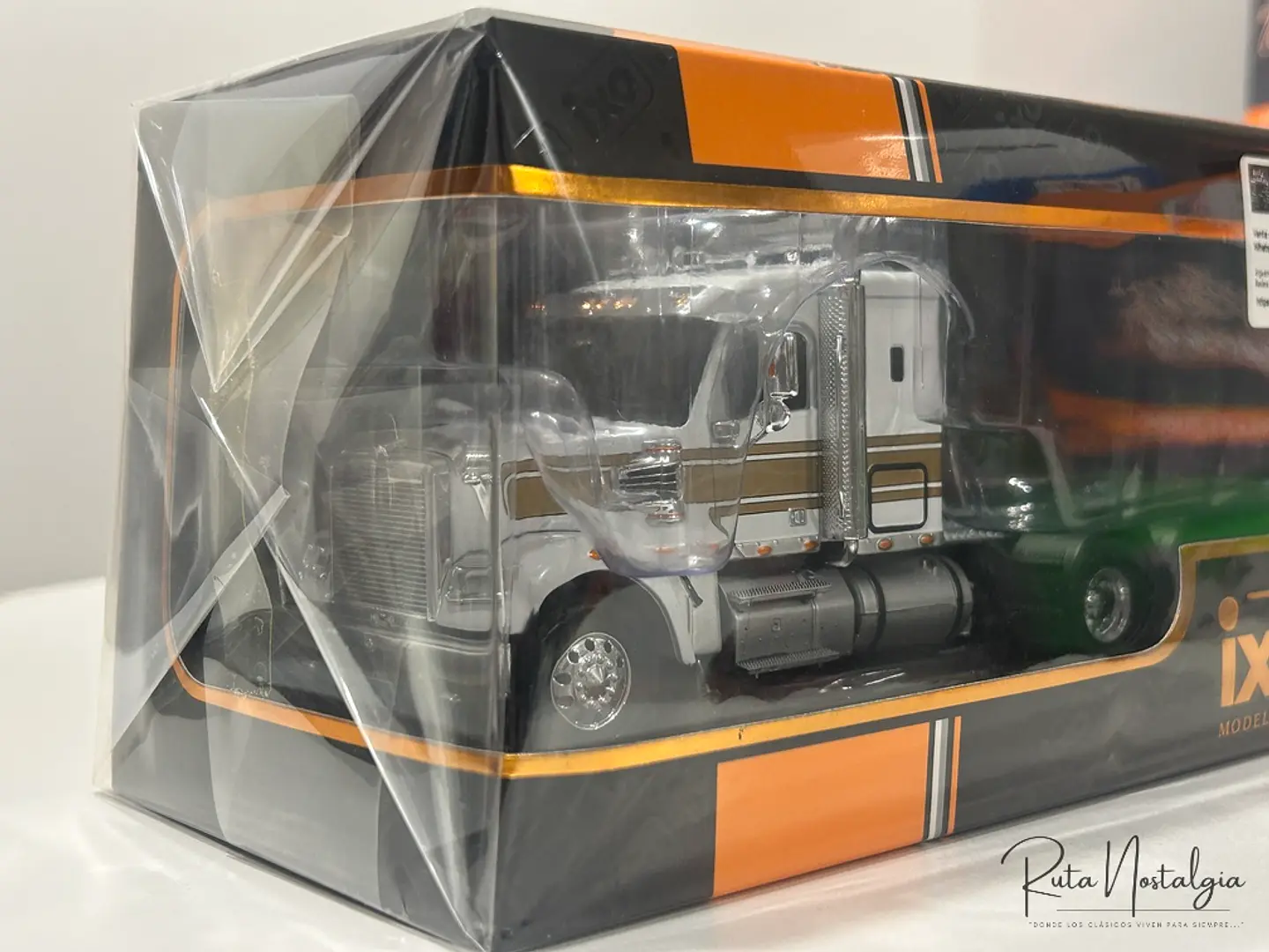 Camión Freightliner Coronado (2012) 6x4 | IXO 1:43 11