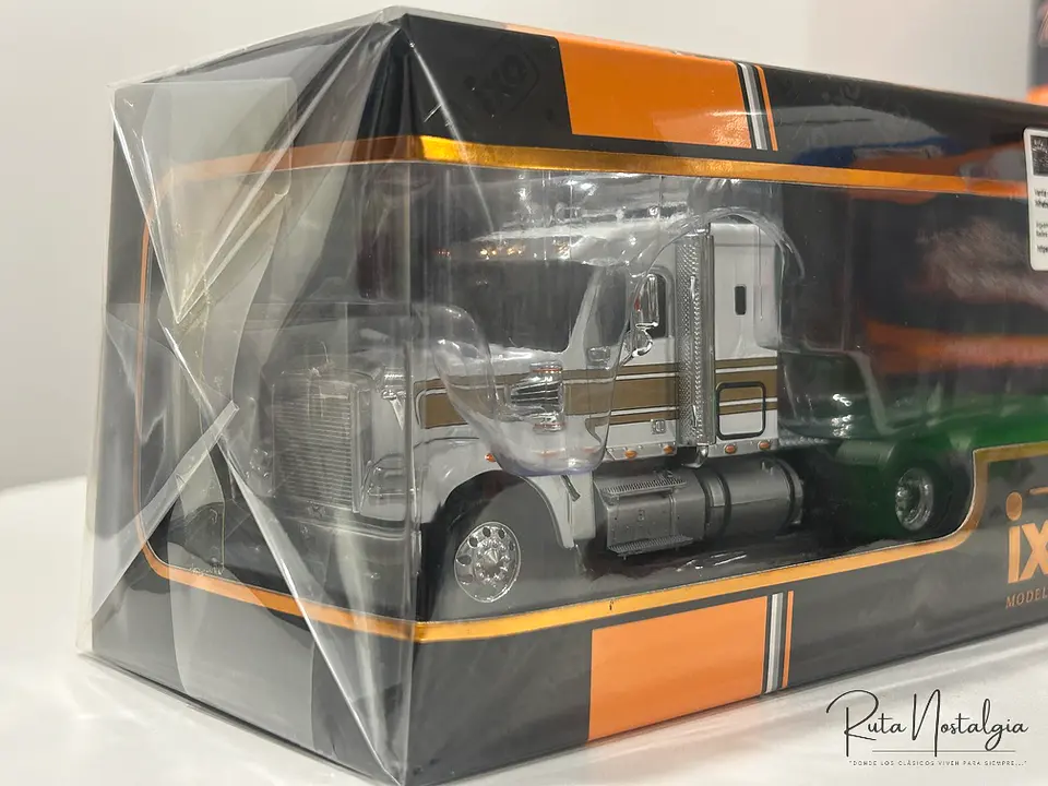 Camión Freightliner Coronado (2012) 6x4 | IXO 1:43 11