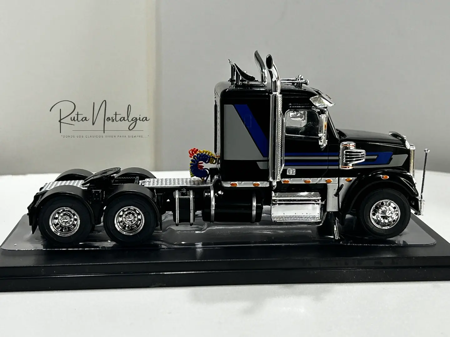 Camión Freightliner Coronado (2012) 6x4 | IXO 1:43 19