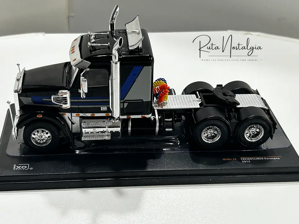 Camión Freightliner Coronado (2012) 6x4 | IXO 1:43 16